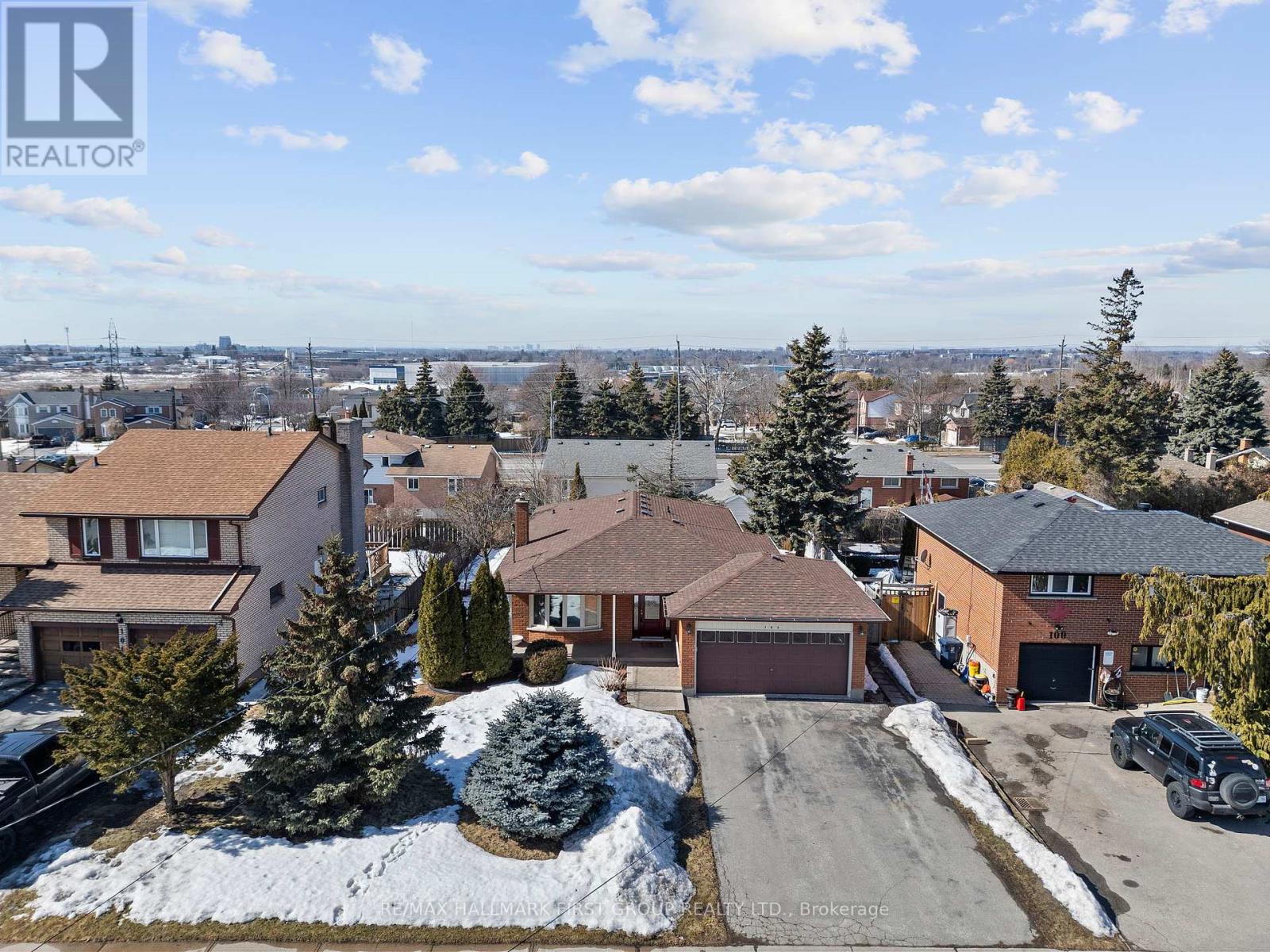 Property at 102 APPLEWOOD CRESCENT image 2