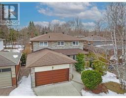 7 DEARHAM WOOD, Toronto, Ontario