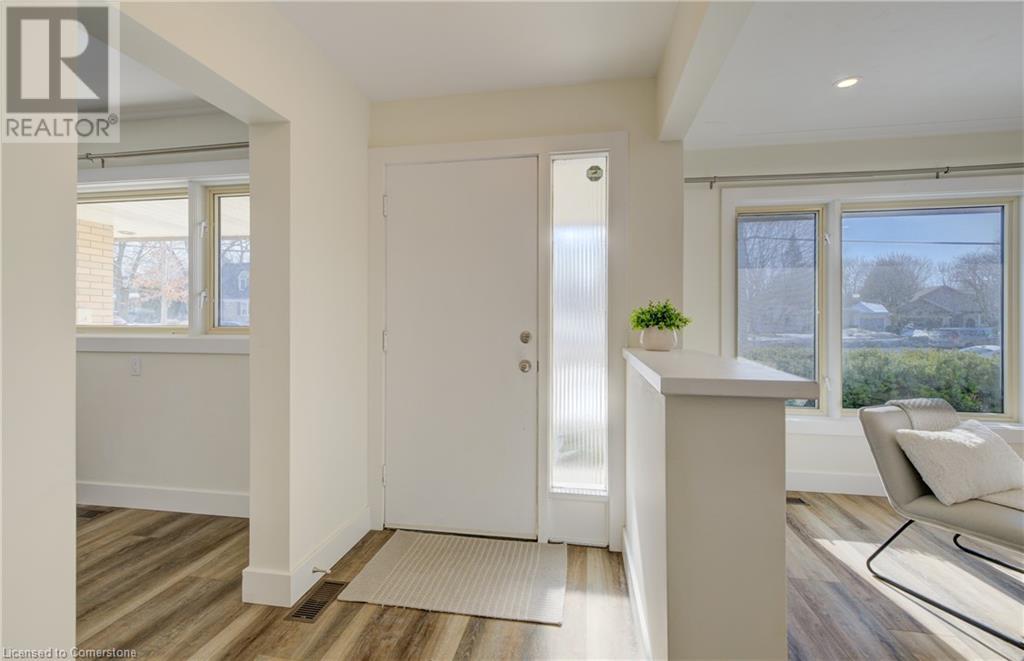 Property at 80 WESTMOUNT Road S image 2