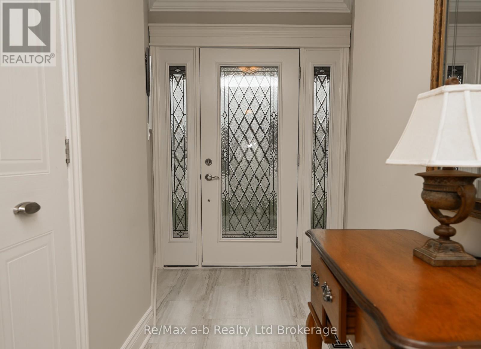 Property at 11 MCDONALD COURT image 3