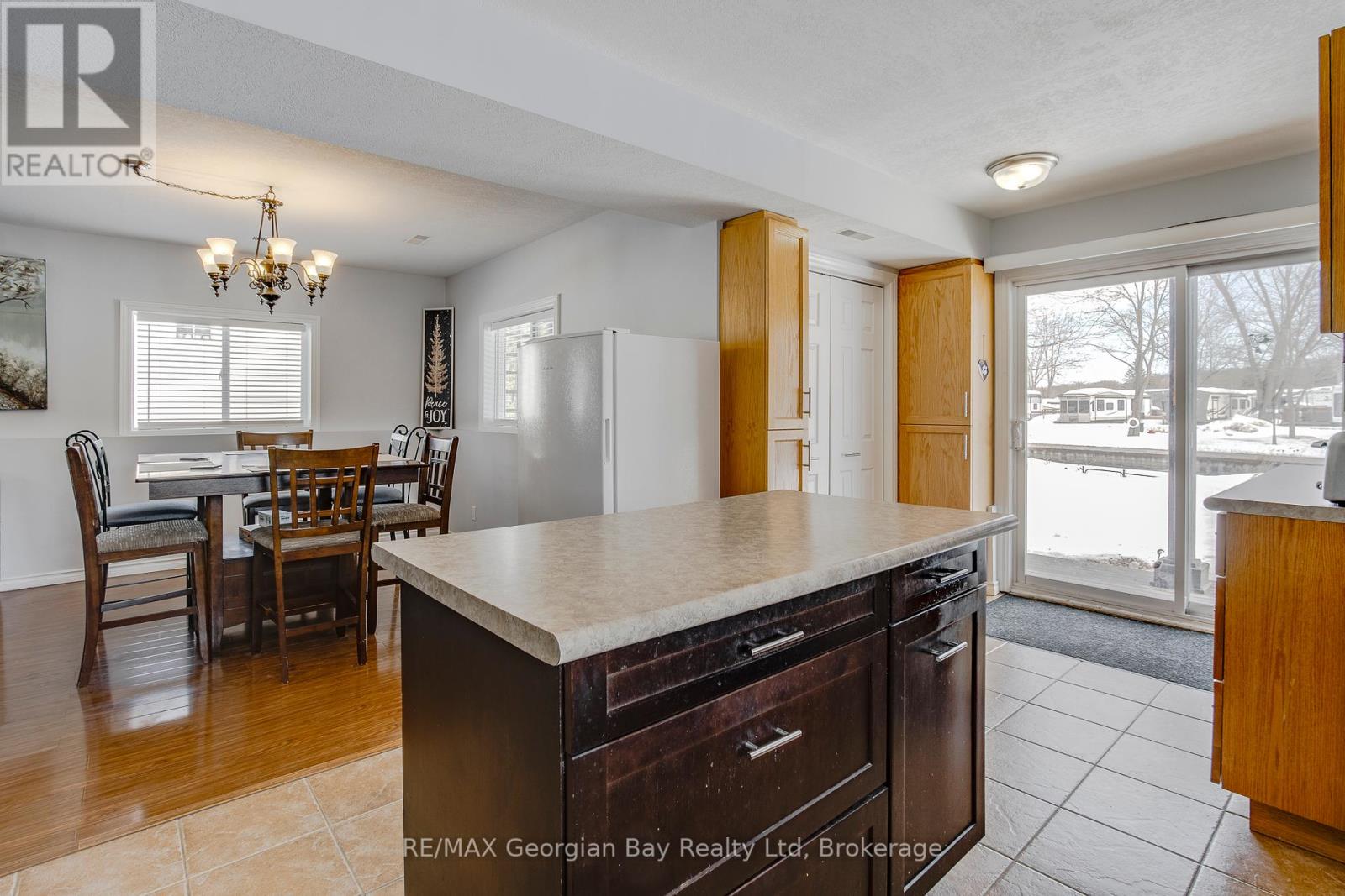 51 Vents Beach Road, Tay, Ontario  L0K 2A0 - Photo 12 - S12018820