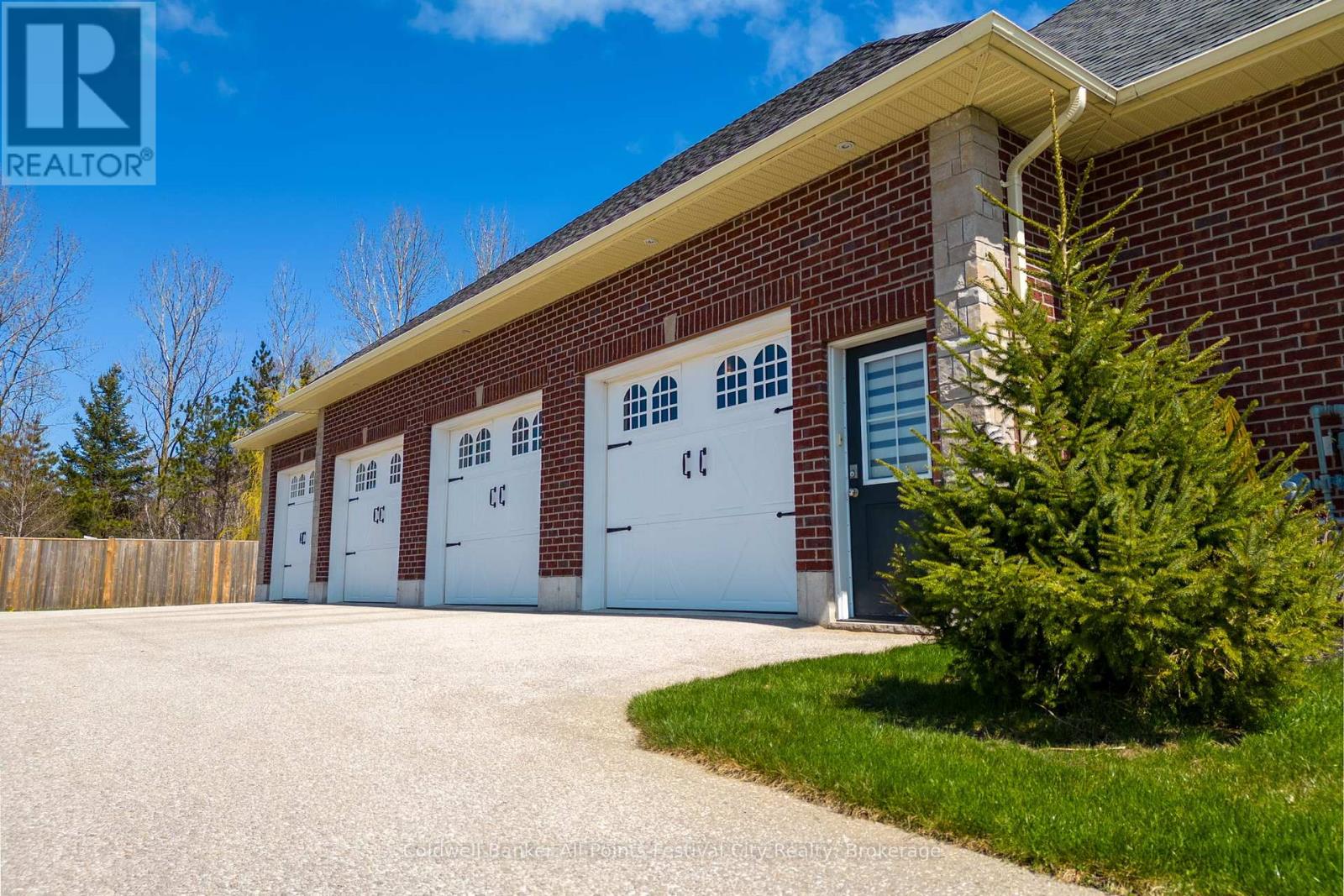 17 Fawn Creek Lane, Bluewater, Ontario  N0M 1G0 - Photo 3 - X12017744