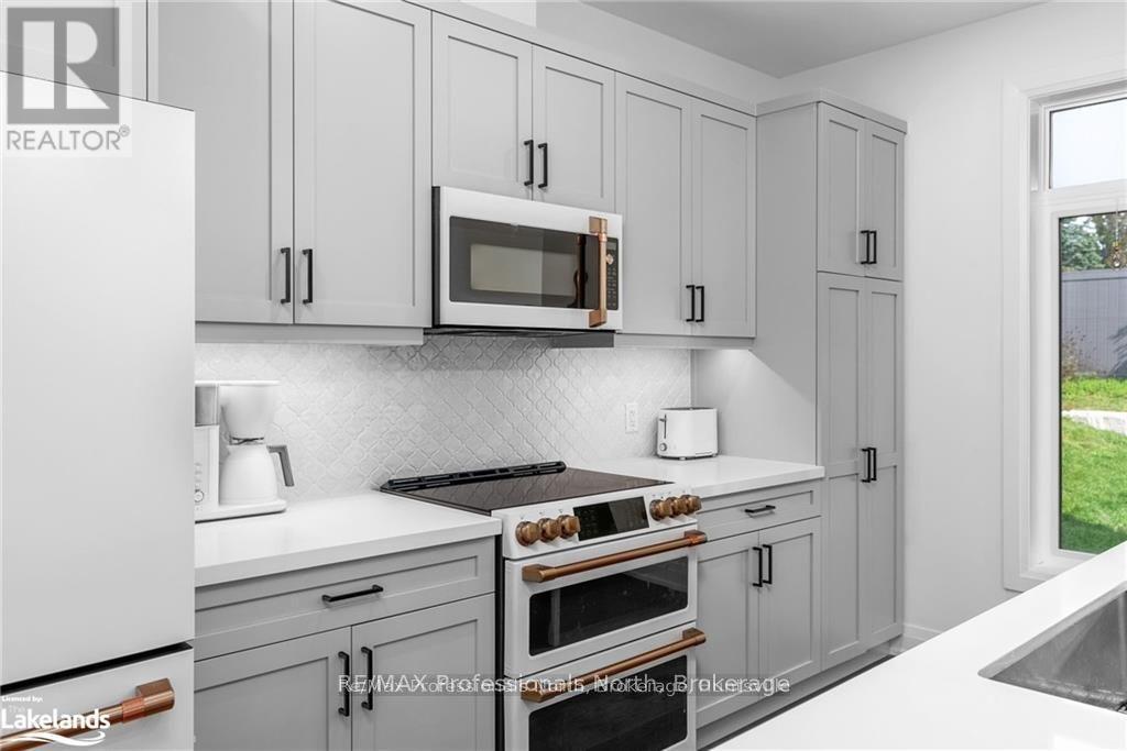 67 Jack Street, Huntsville, Ontario  P1H 0G4 - Photo 11 - X12018803
