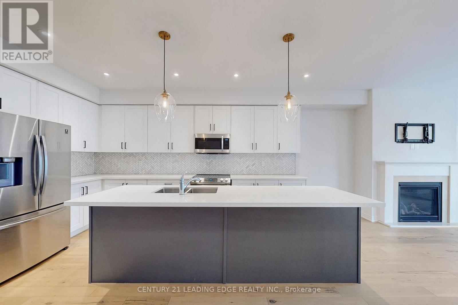 56 Cupples Farm Lane, East Gwillimbury, Ontario  L0G 1M0 - Photo 6 - N12018794