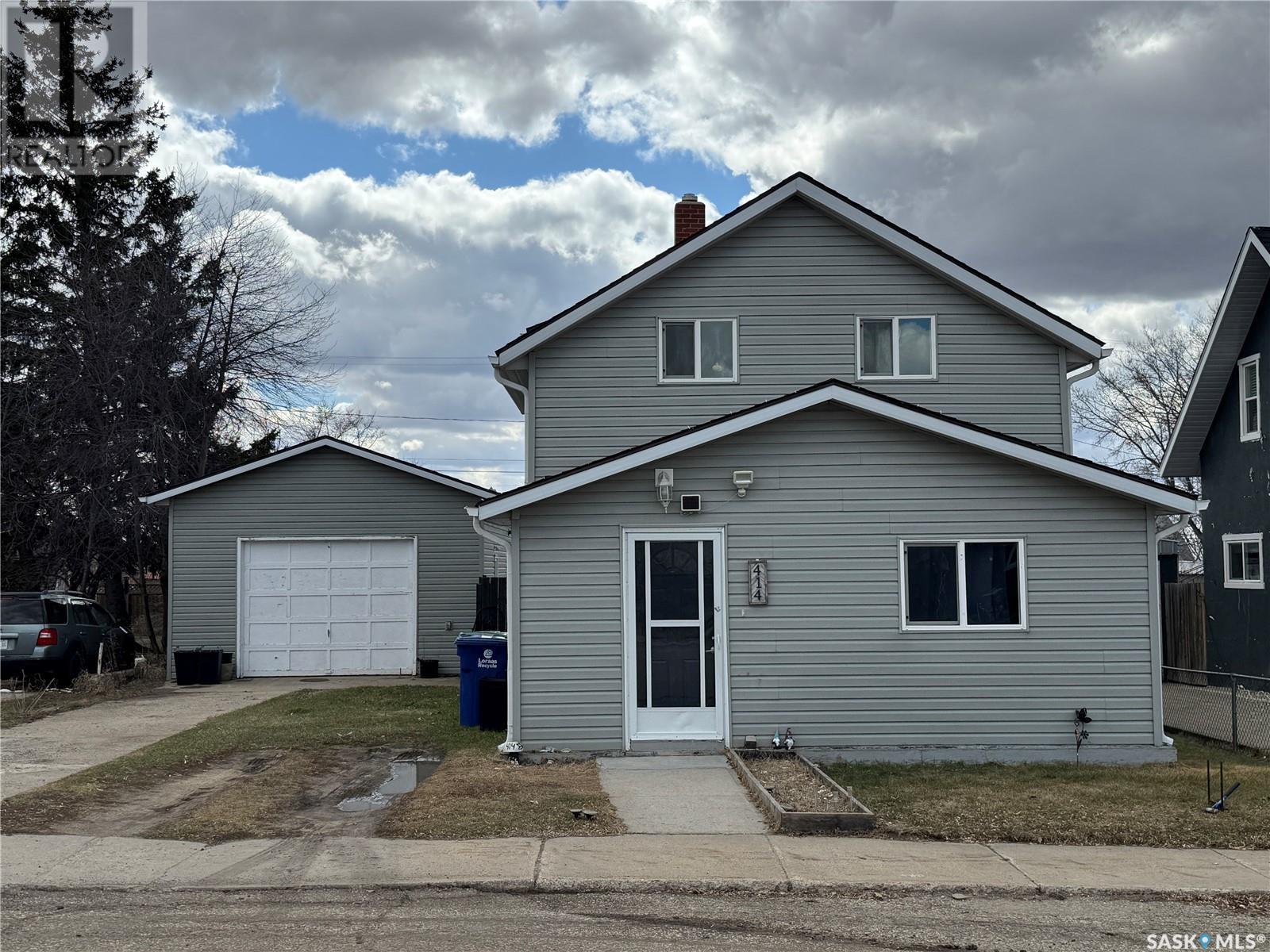 414 3rd AVENUE E, biggar, Saskatchewan