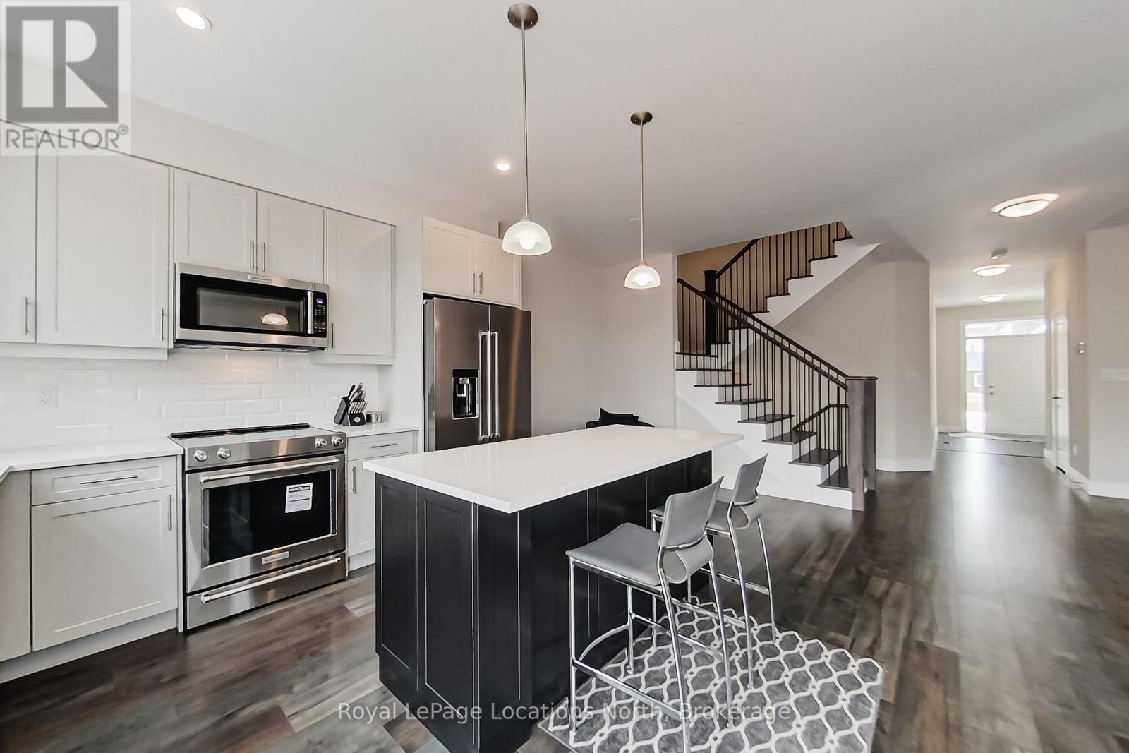 139 White Oak Crescent, Blue Mountains, Ontario  L9Y 5T5 - Photo 5 - X12018840