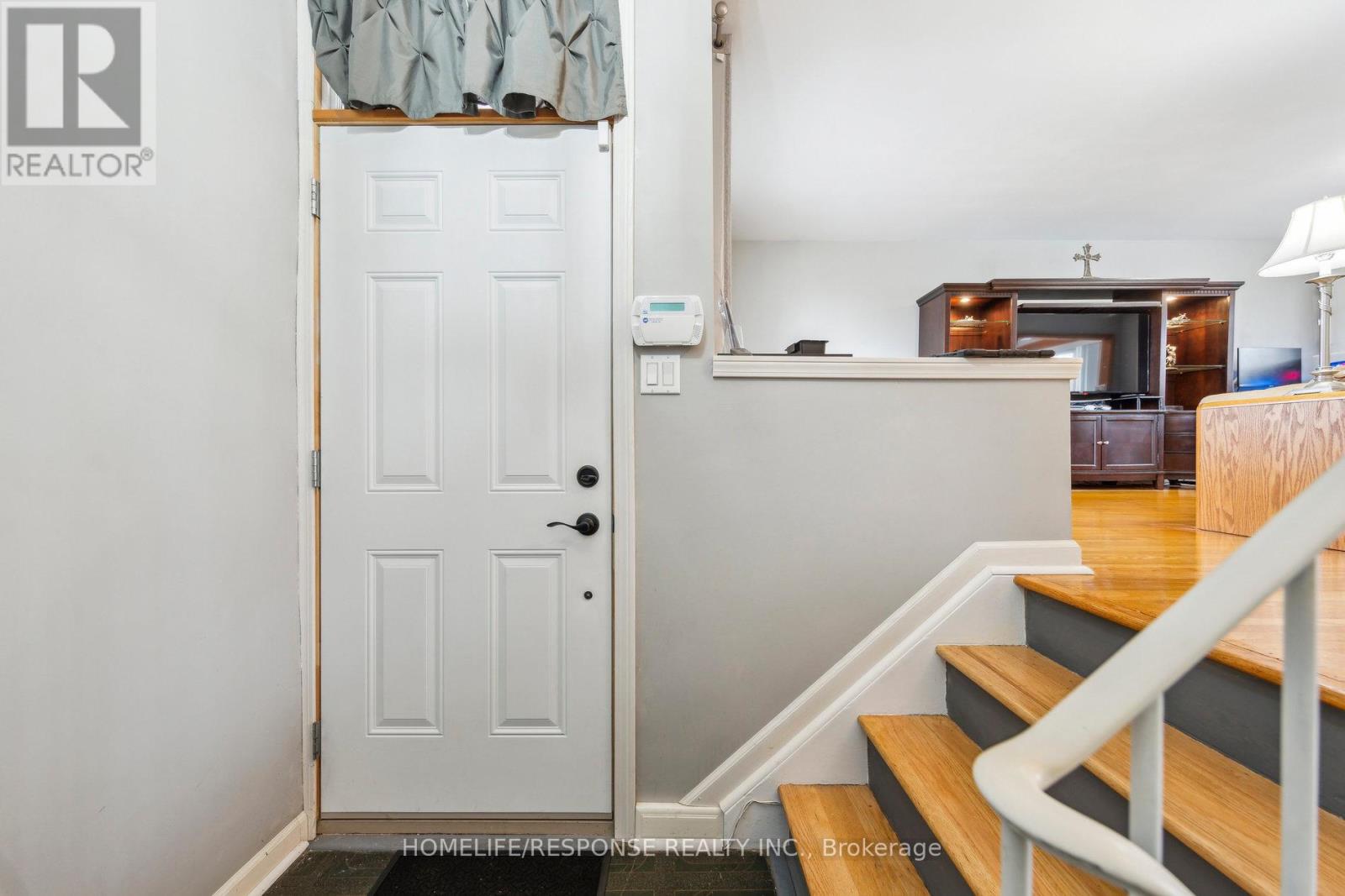 Property at 579 STONECLIFFE ROAD image 5