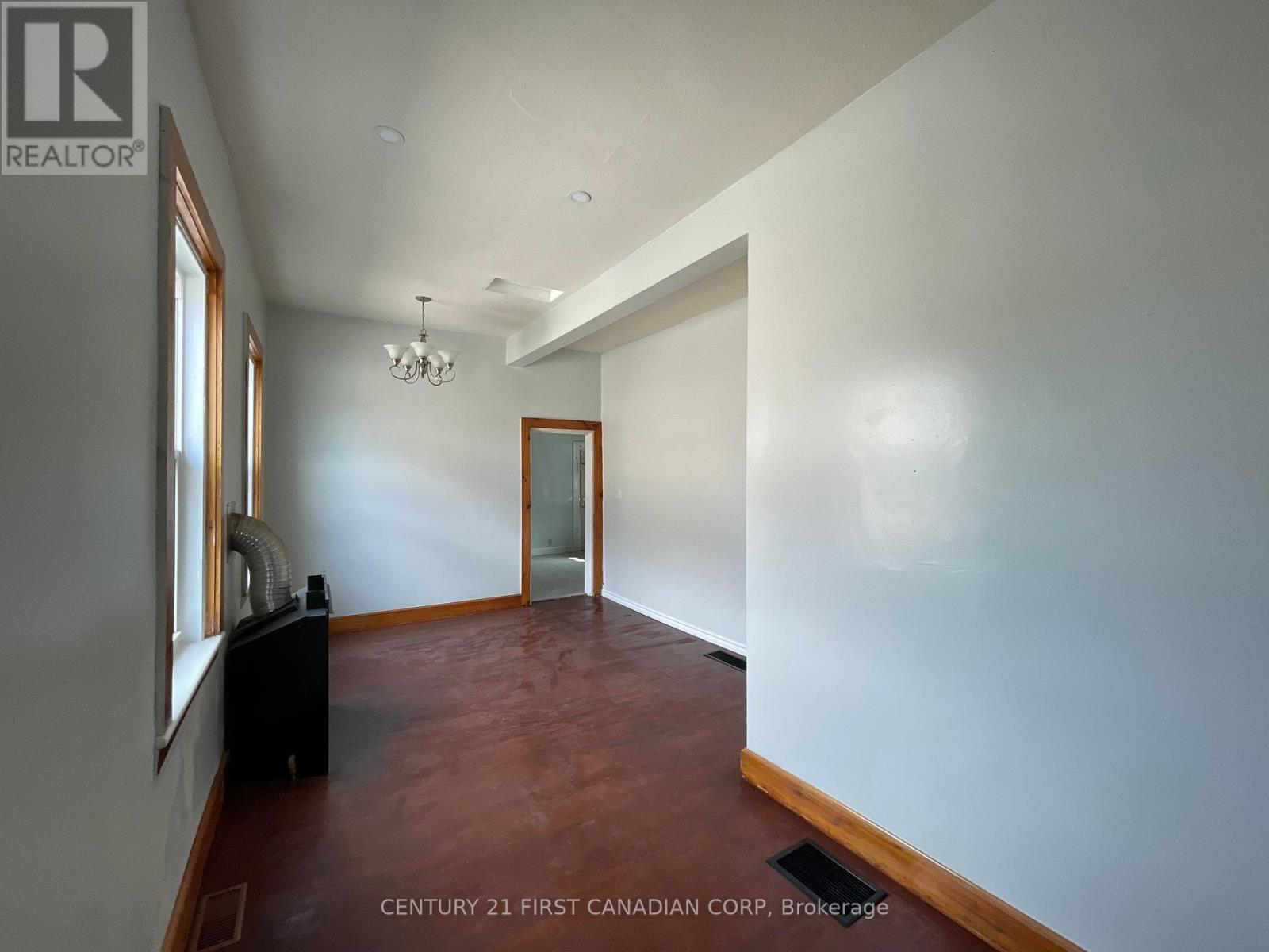 Property at 498 EGERTON STREET image 2