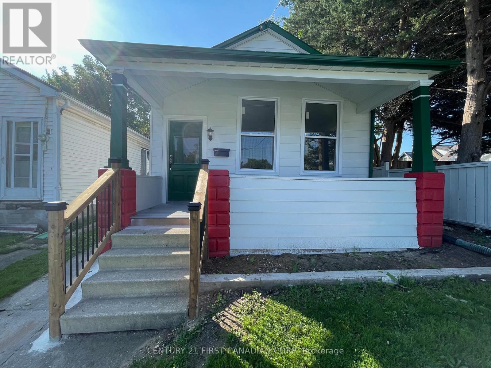 Property at 1025 YORK STREET image 1