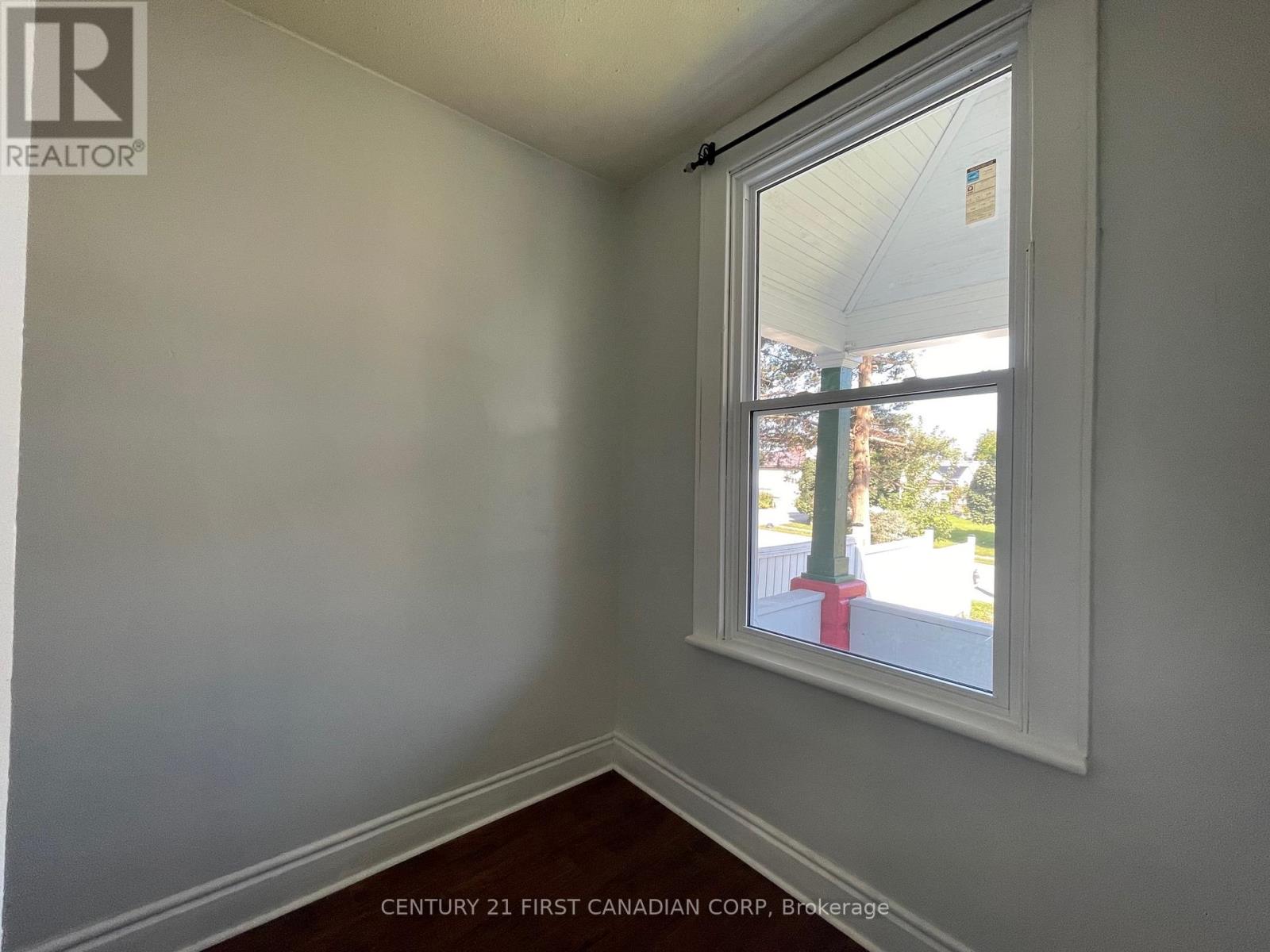 Property at 1025 YORK STREET image 3
