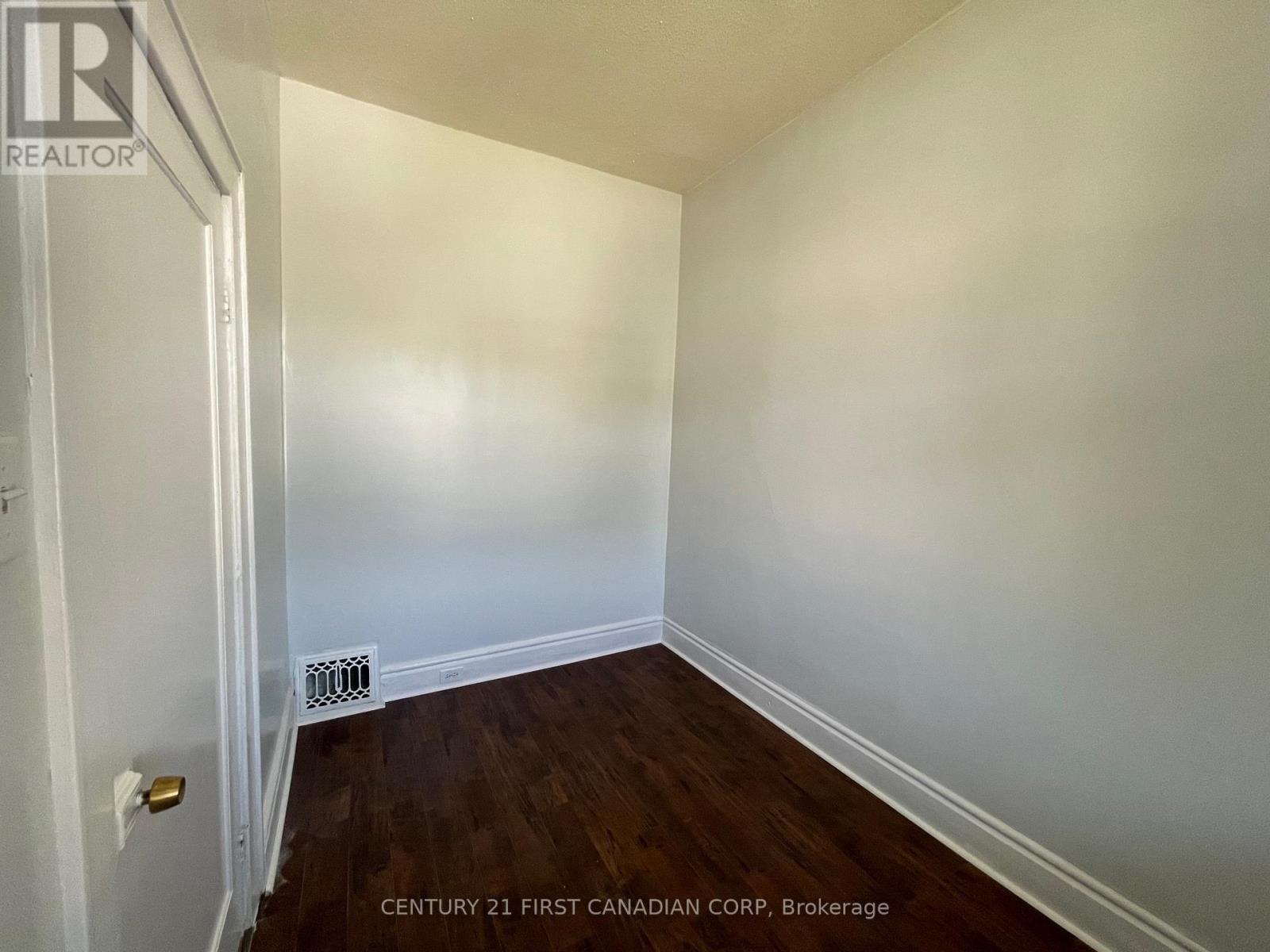 Property at 1025 YORK STREET image 4