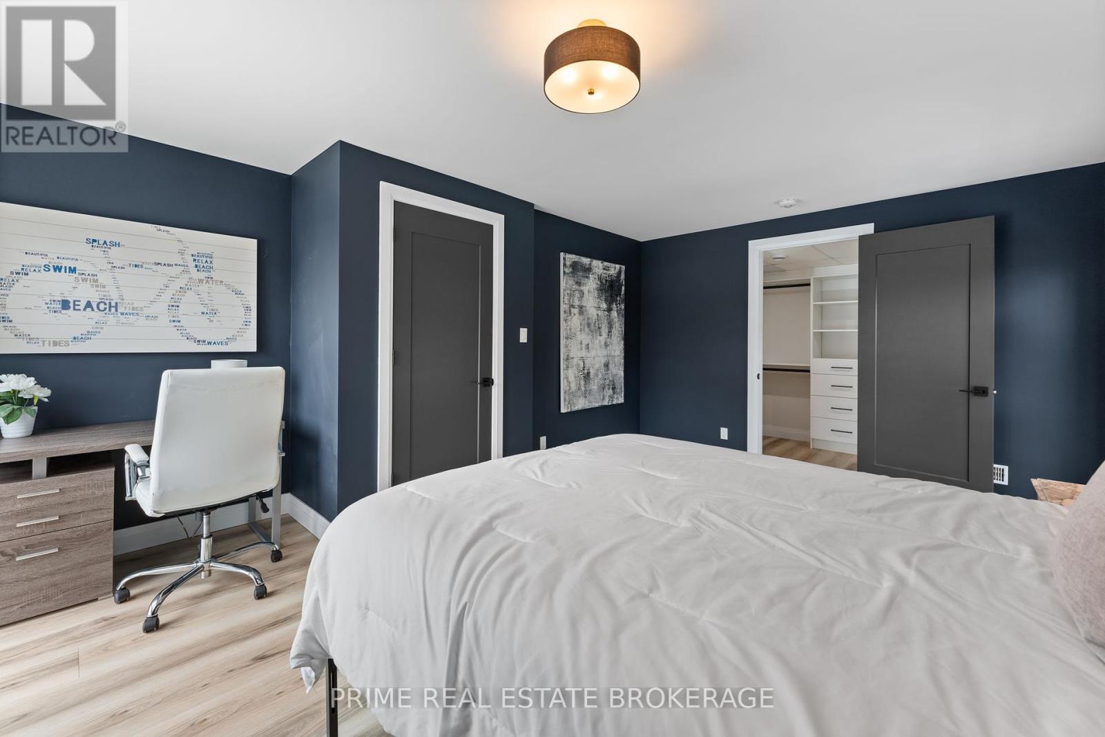 35 Walker Street, Lambton Shores, Ontario  N0M 1T0 - Photo 17 - X12018993