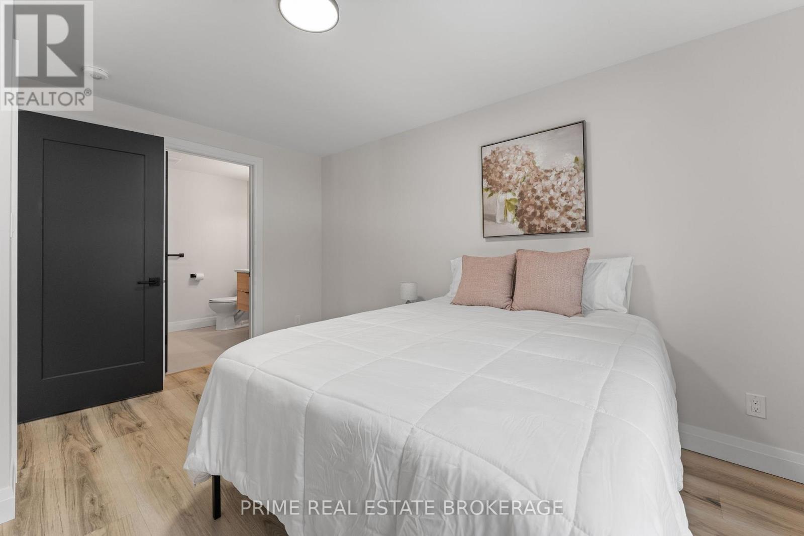 35 Walker Street, Lambton Shores, Ontario  N0M 1T0 - Photo 24 - X12018993
