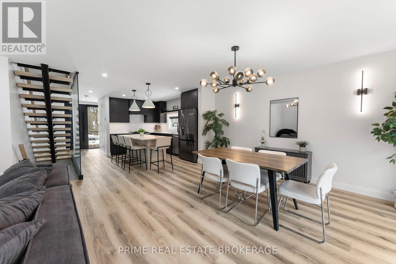 35 Walker Street, Lambton Shores, Ontario  N0M 1T0 - Photo 6 - X12018993