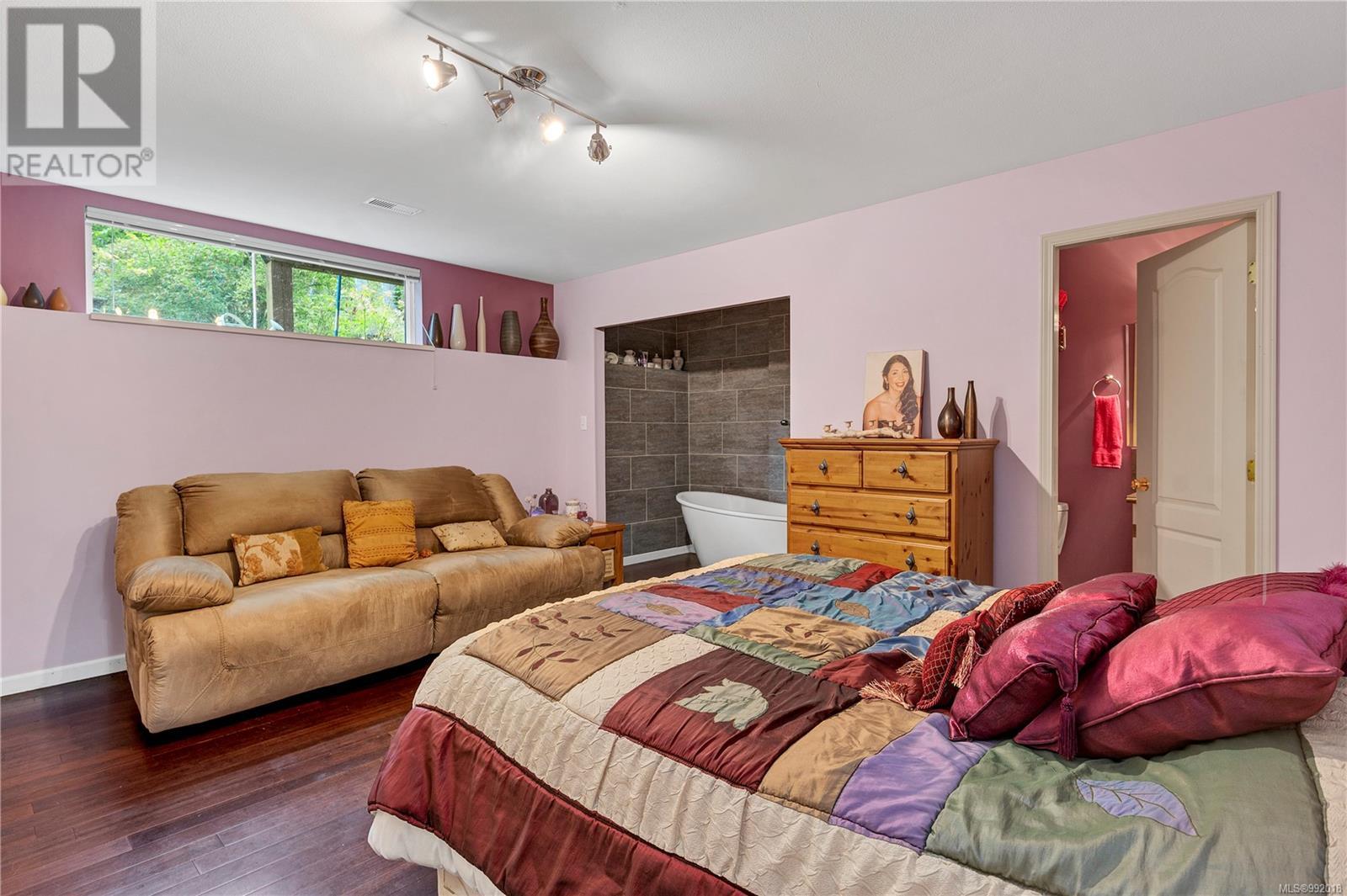 Property at 1317 Caramel Cres image 5