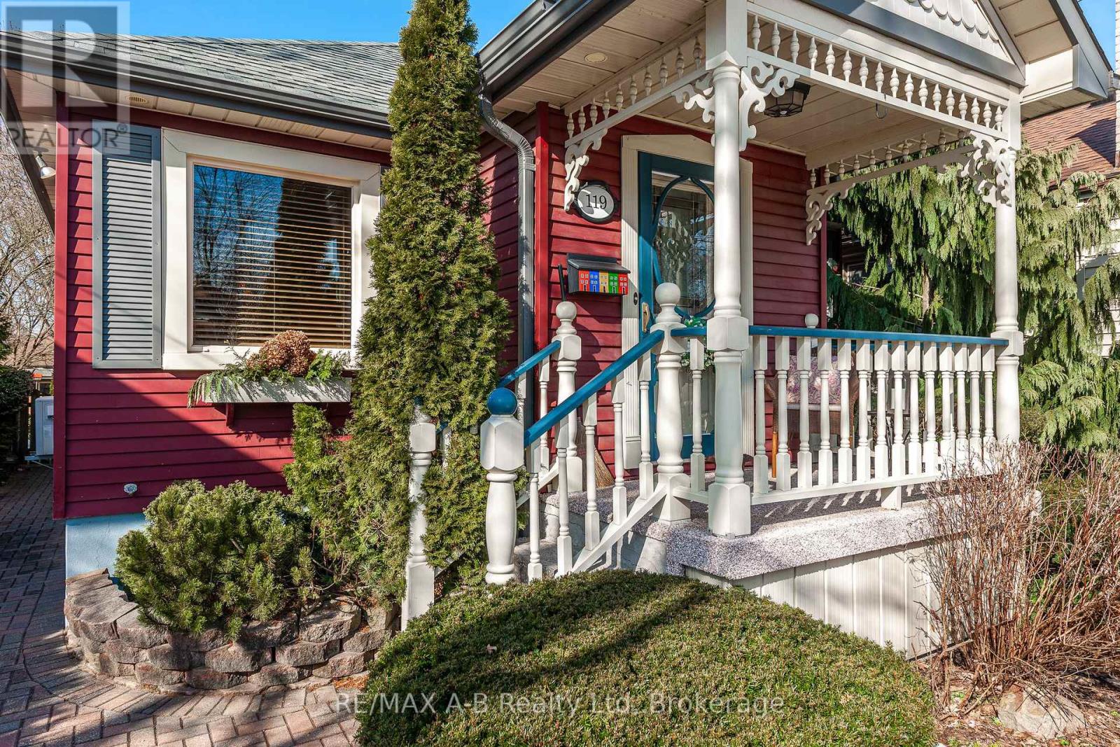 Photo 3 of 50 for 119 Thornton Avenue