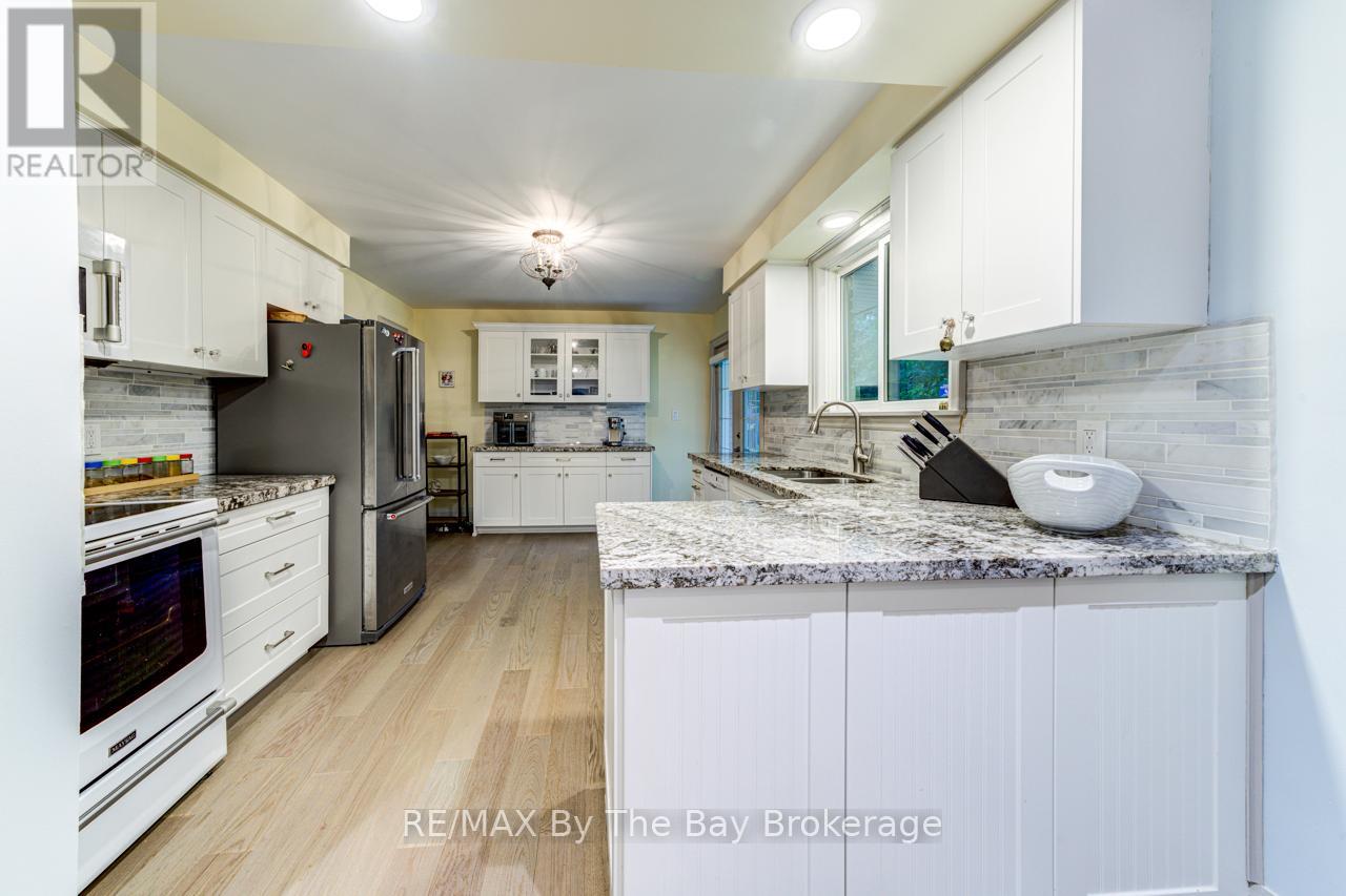 63 Rodrium Road, Wasaga Beach, Ontario  L9Z 1R5 - Photo 18 - S12019056