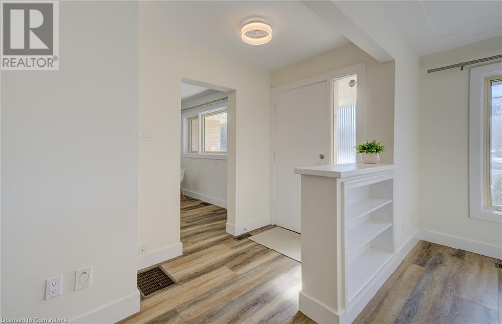 Property at 80 WESTMOUNT Road S image 3