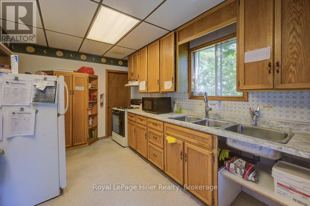 28 Wilson Street, Huron East, Ontario  N0K 1W0 - Photo 9 - X12019083