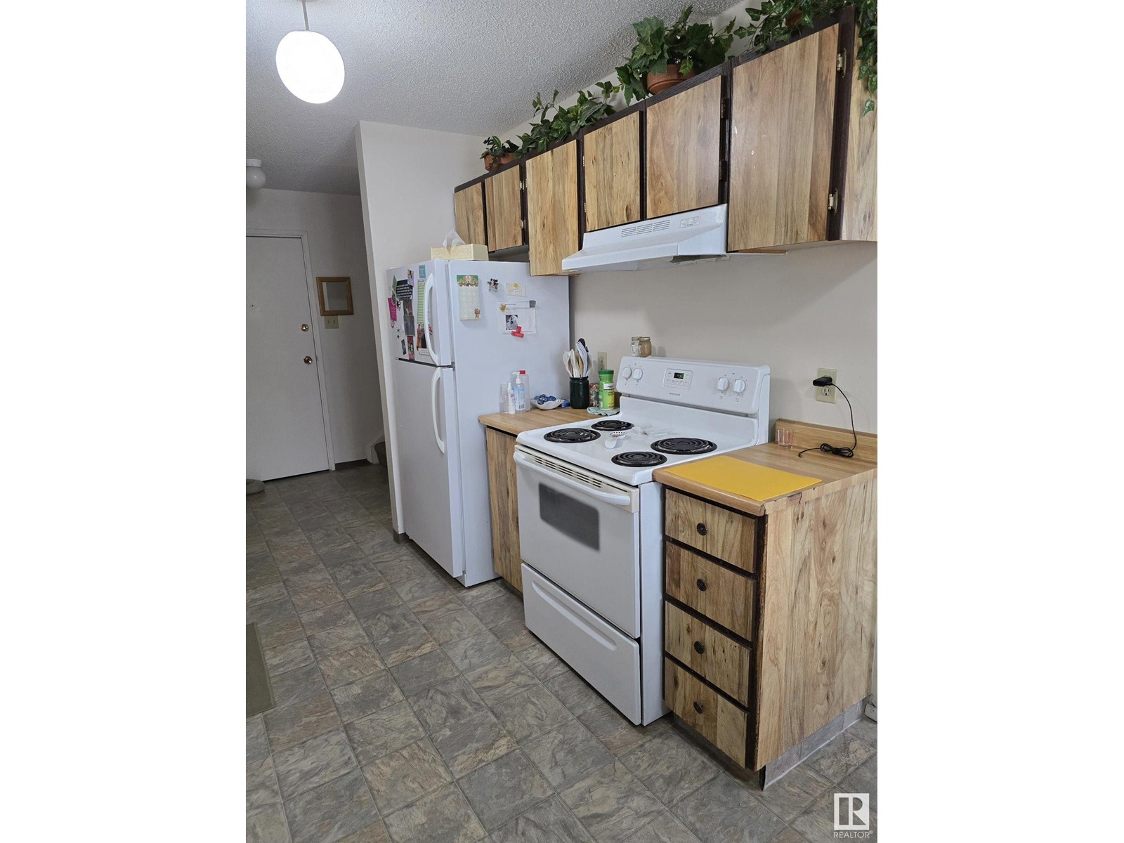 Property at #112 6103 35A AV NW image 4