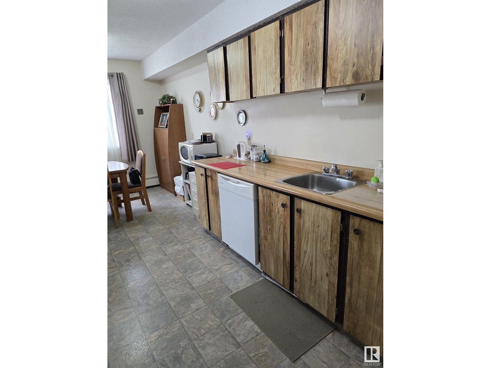Property at #112 6103 35A AV NW image 5