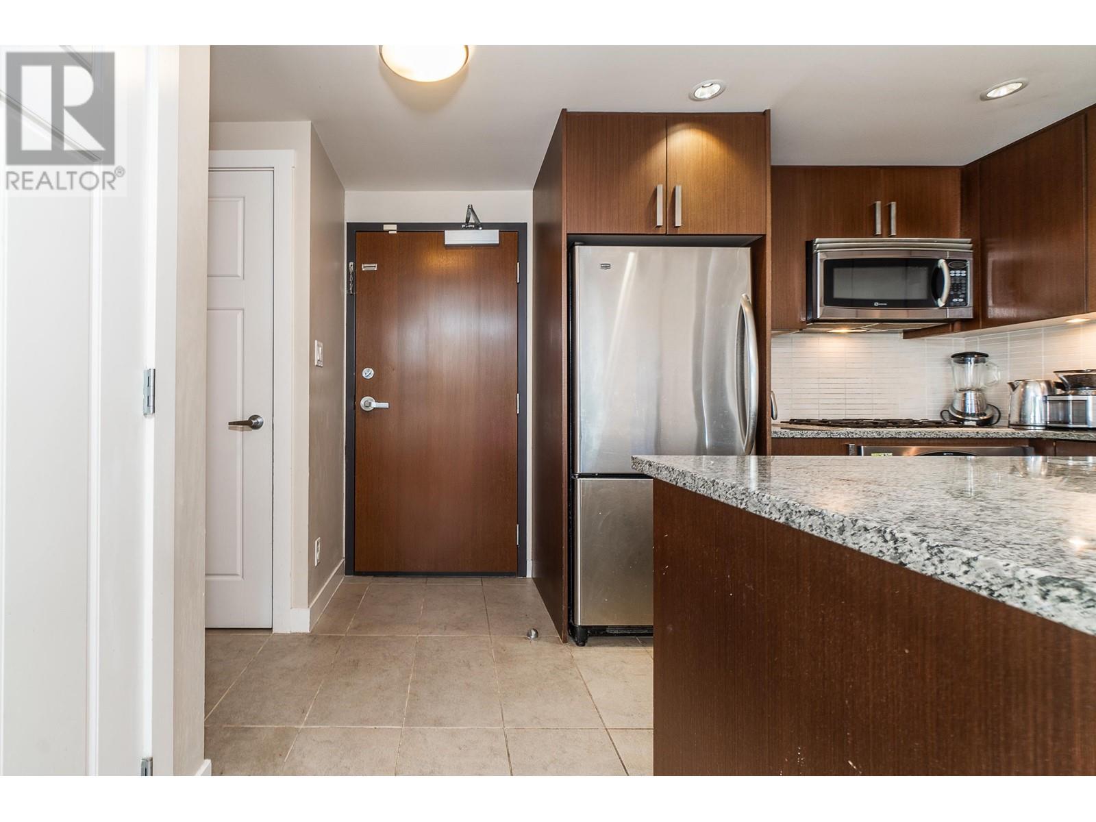 507 2978 Glen Drive, Coquitlam, British Columbia  V3B 0C3 - Photo 4 - R2977484