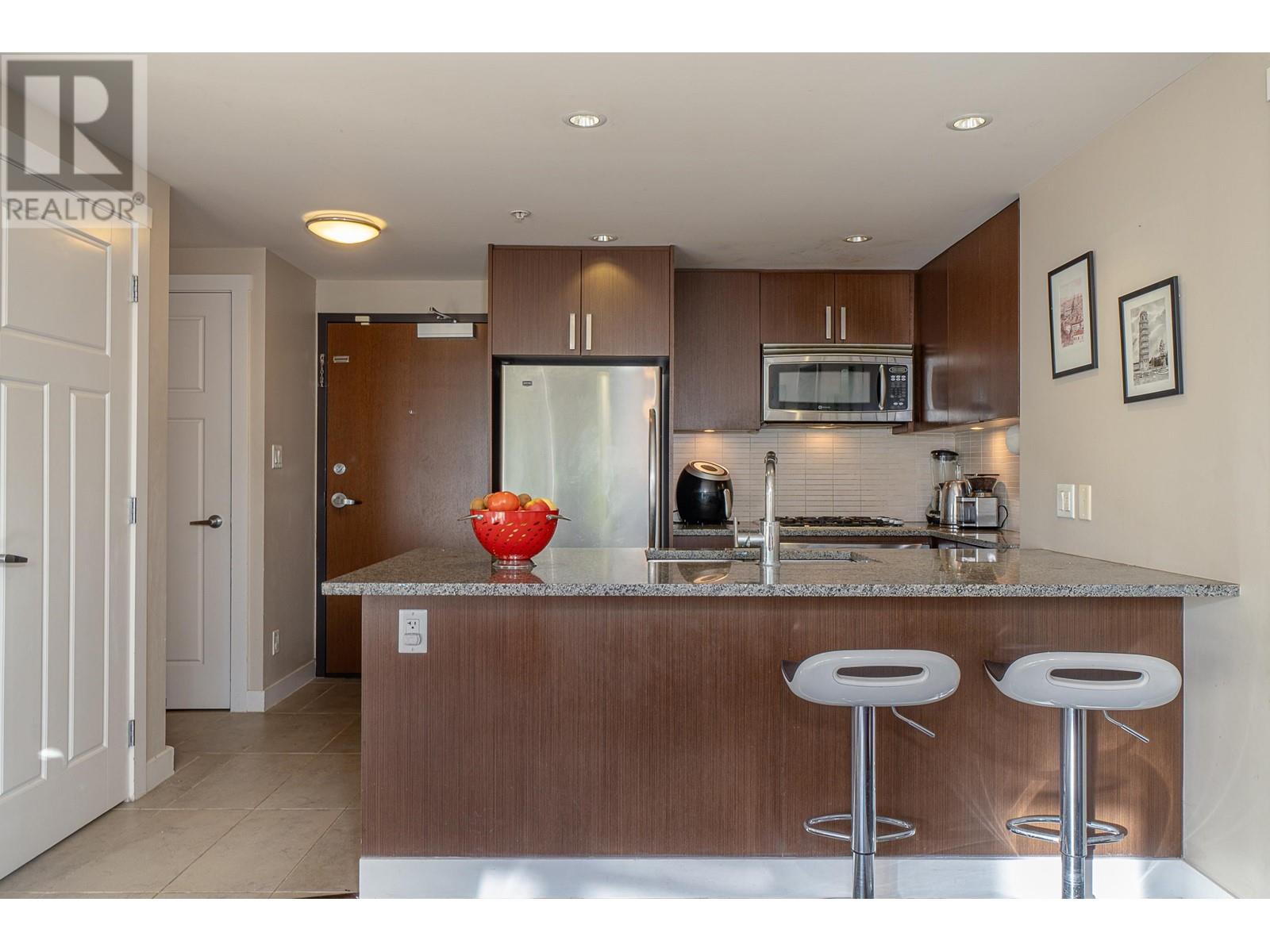 507 2978 Glen Drive, Coquitlam, British Columbia  V3B 0C3 - Photo 3 - R2977484