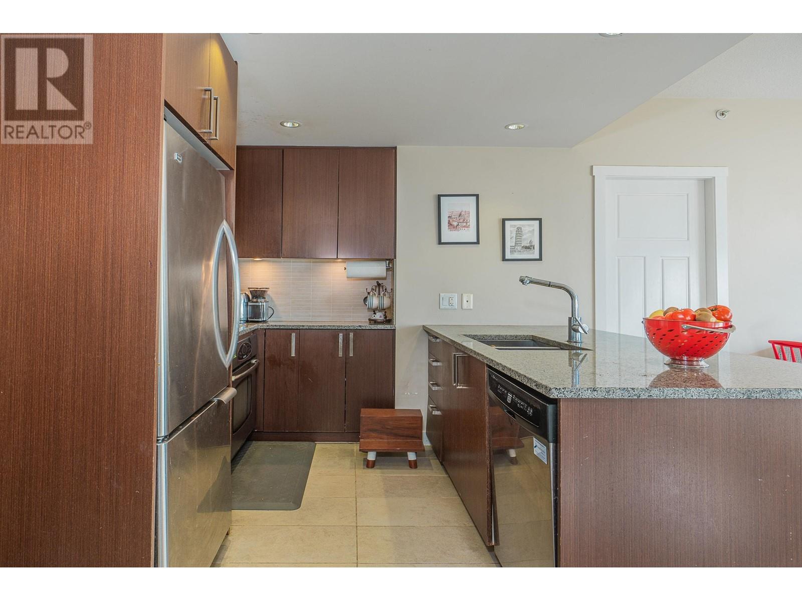 507 2978 Glen Drive, Coquitlam, British Columbia  V3B 0C3 - Photo 6 - R2977484