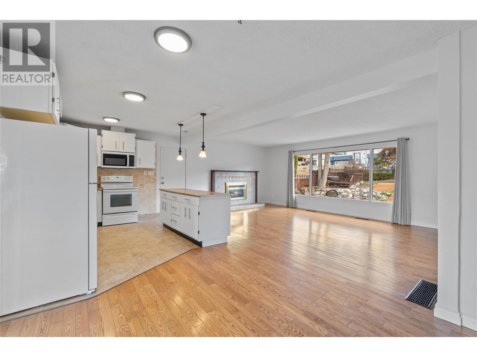 Property at 3801 22 Avenue image 1