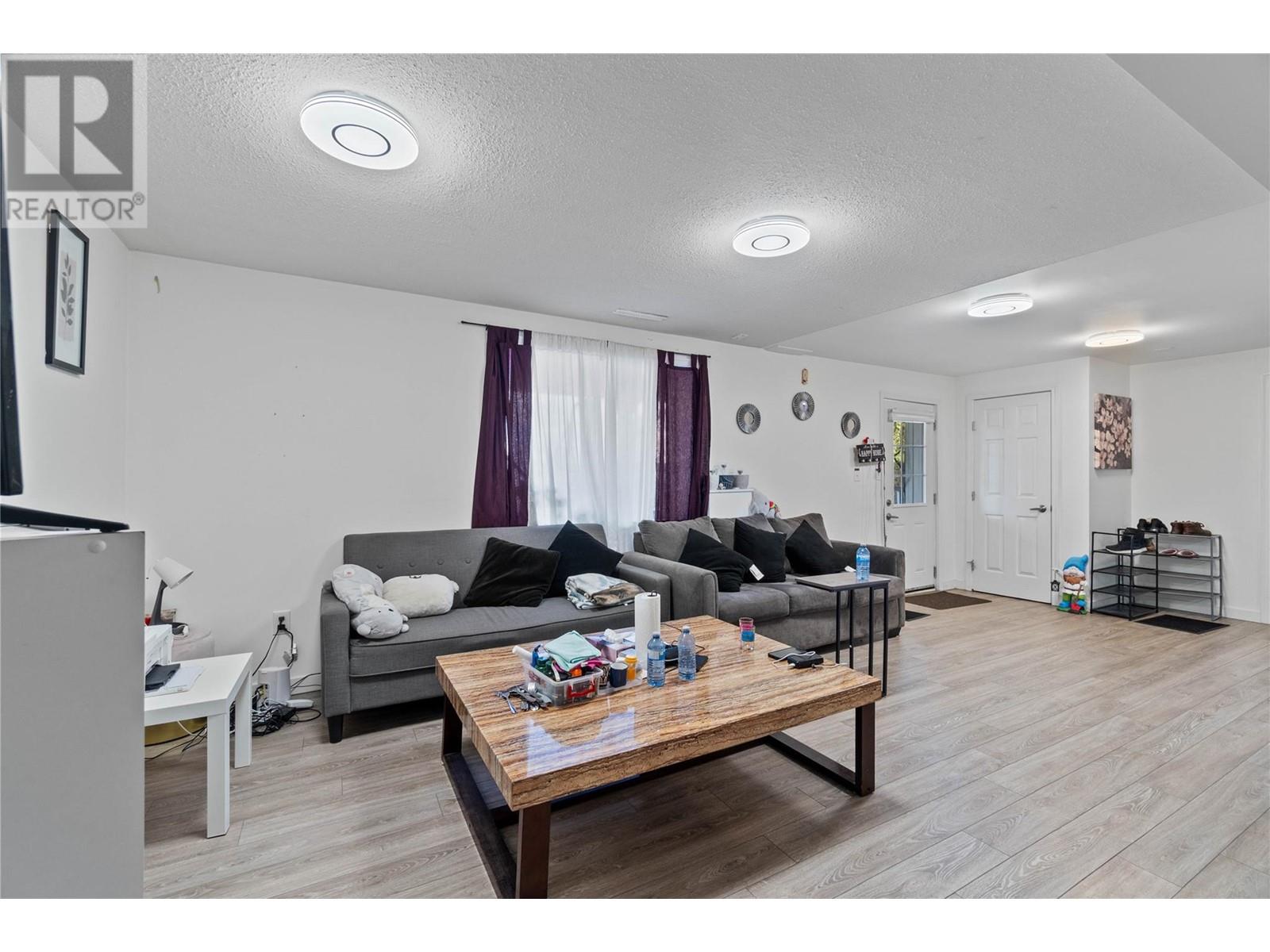 Property at 3801 22 Avenue image 3