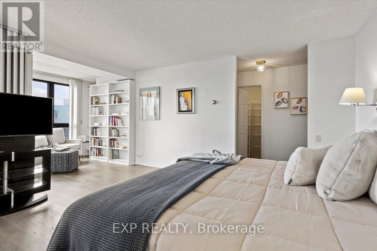 1405 - 3 Concorde Place, Toronto, Ontario  M3C 3K7 - Photo 28 - C12019189