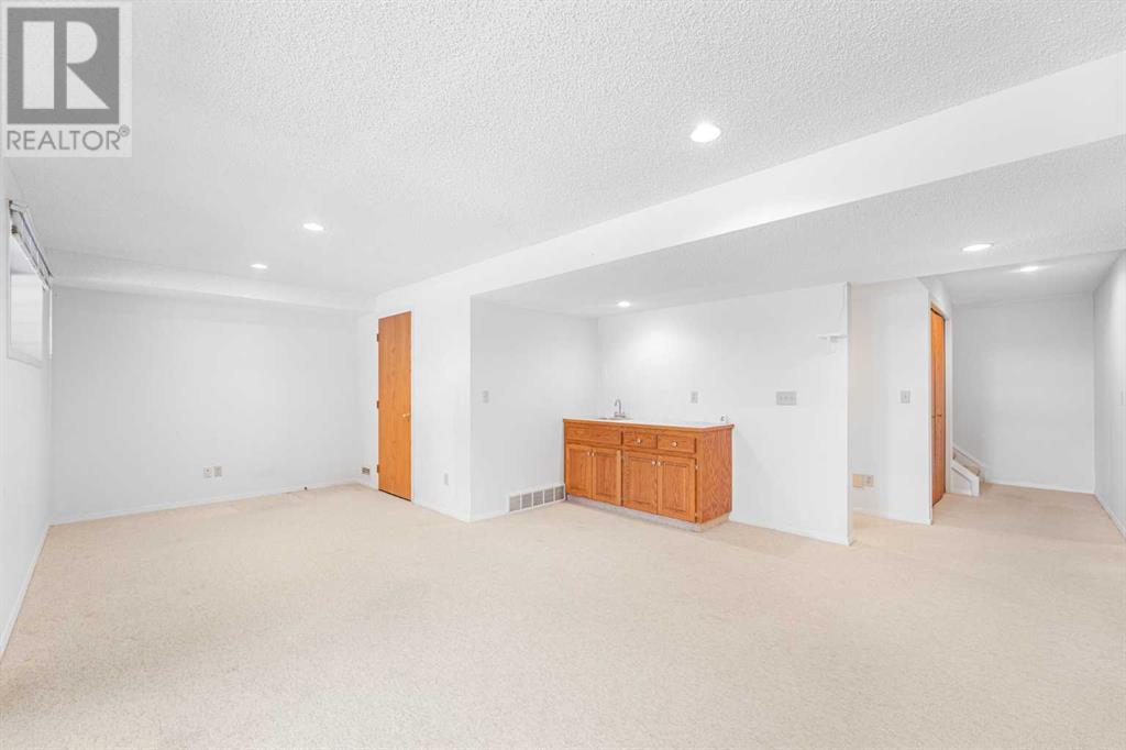 48 Cedarbrook Close Sw, Calgary, Alberta  T2W 5B8 - Photo 25 - A2198121