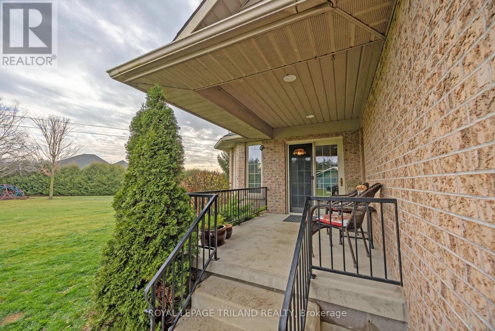 22164 Dundonald Road, Southwest Middlesex, Ontario  N0L 1M0 - Photo 27 - X11889671
