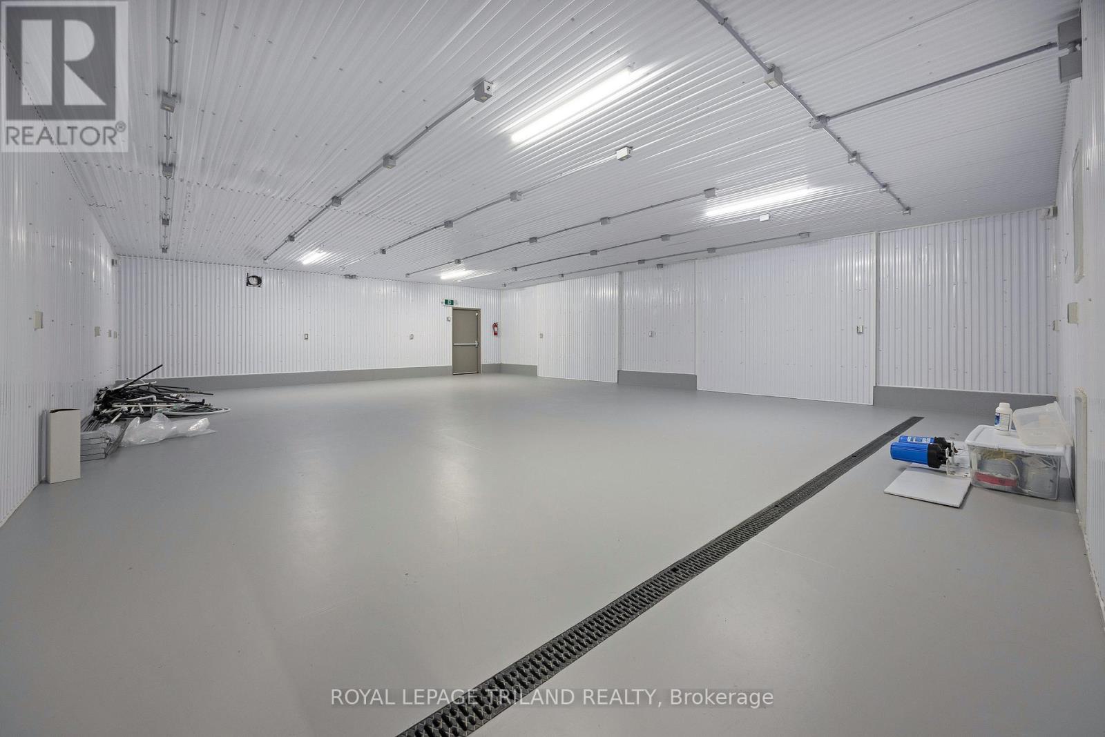 22164 Dundonald Road, Southwest Middlesex, Ontario  N0L 1M0 - Photo 31 - X11889671