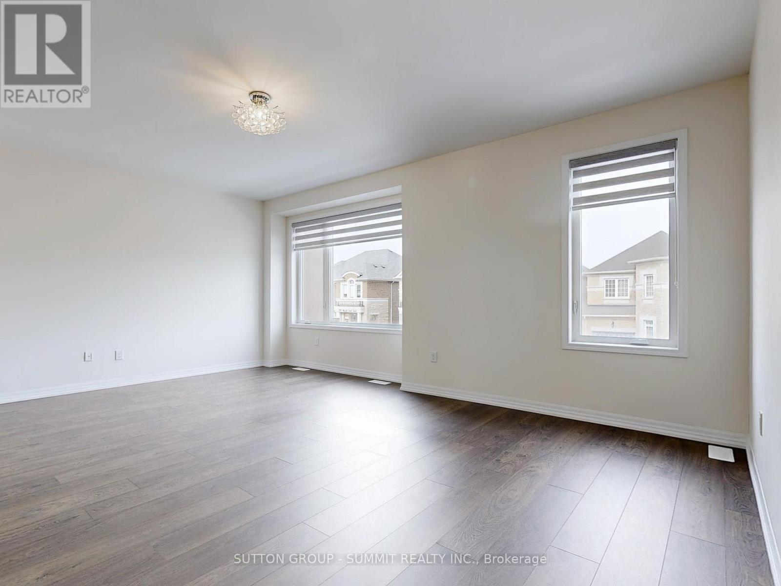 228 Harold Dent Trail, Oakville, Ontario  L6M 1S2 - Photo 3 - W12019216