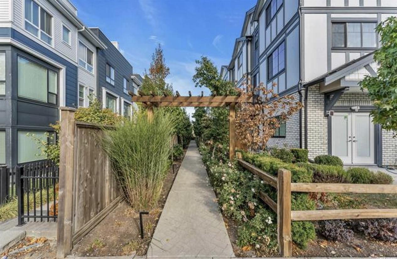 2 16361 23a Avenue, Surrey, British Columbia  V3Z 0V9 - Photo 2 - R2977531