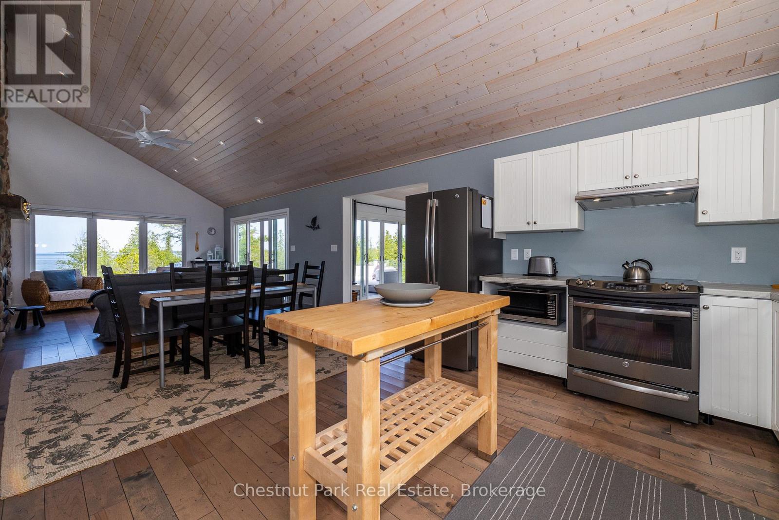 422 Dorcas Bay Road, Northern Bruce Peninsula, Ontario  N0H 2R0 - Photo 10 - X12018924
