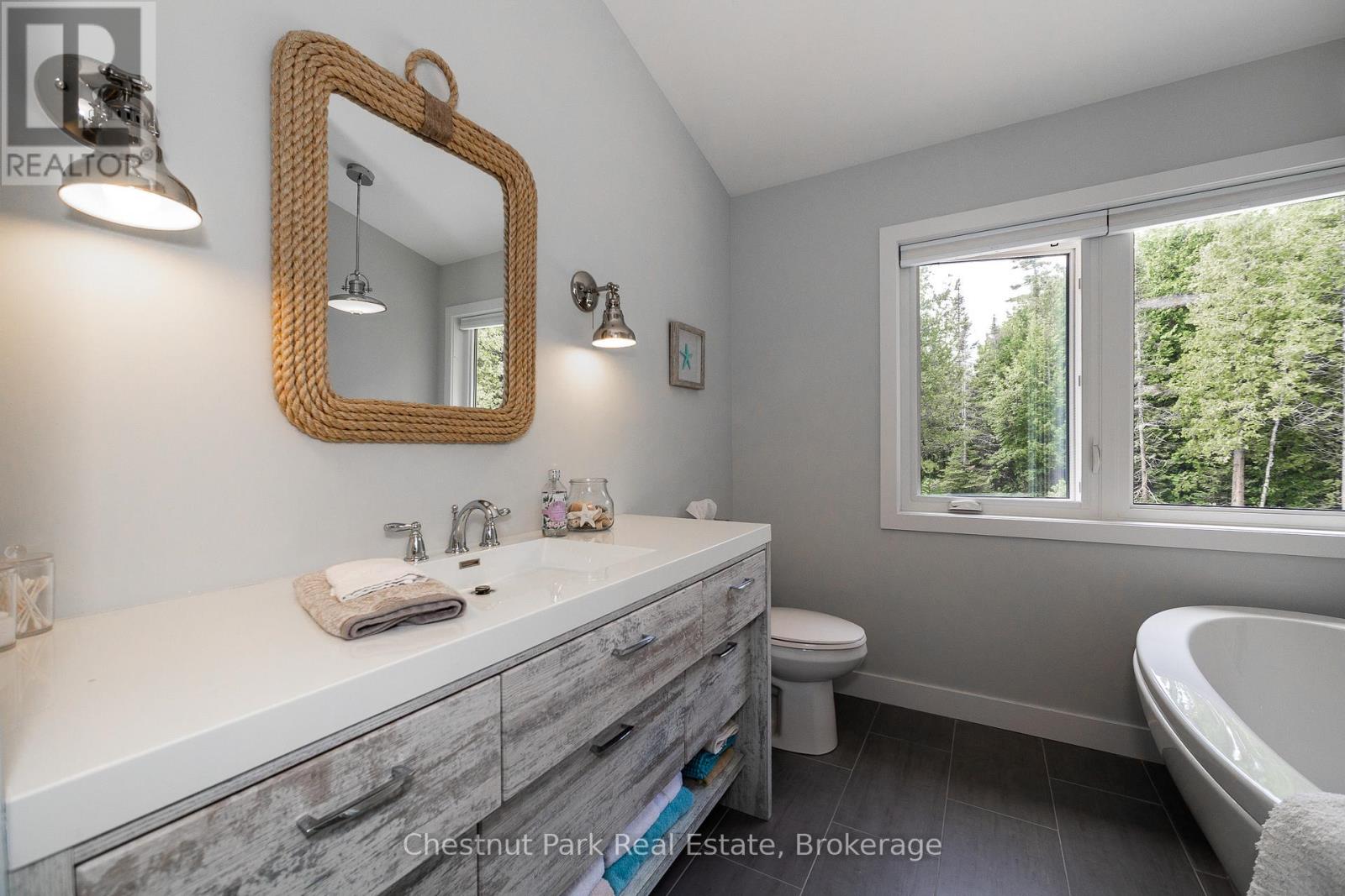 422 Dorcas Bay Road, Northern Bruce Peninsula, Ontario  N0H 2R0 - Photo 26 - X12018924