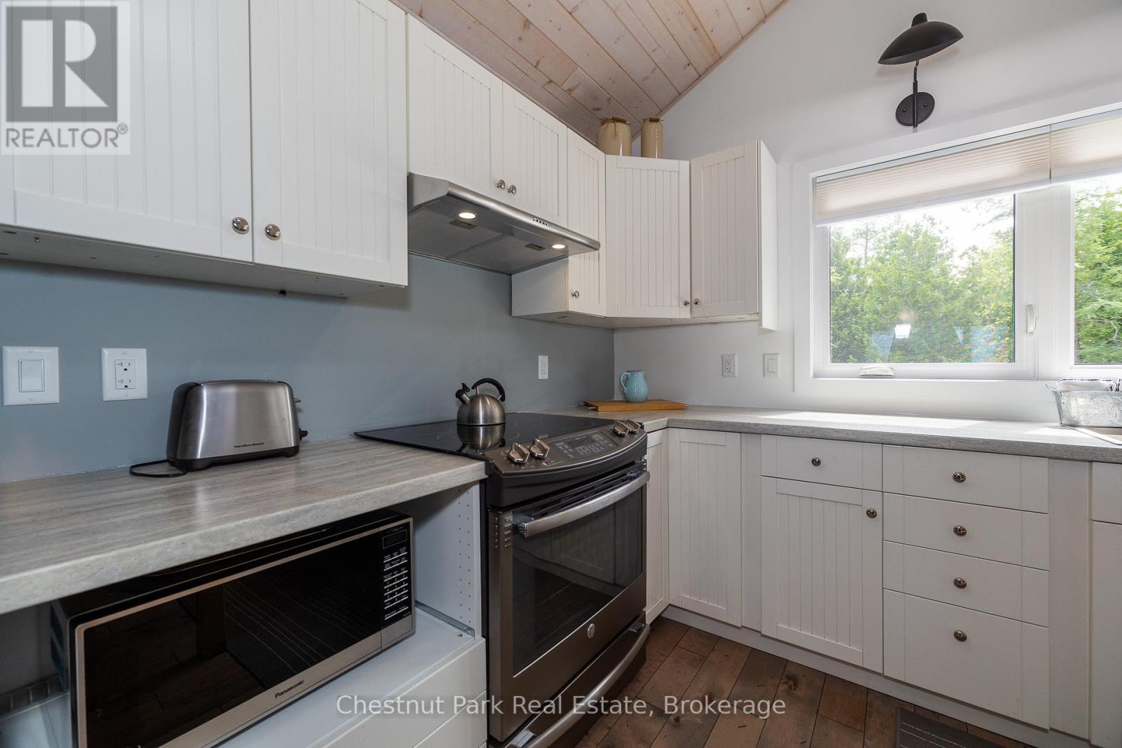 422 Dorcas Bay Road, Northern Bruce Peninsula, Ontario  N0H 2R0 - Photo 8 - X12018924