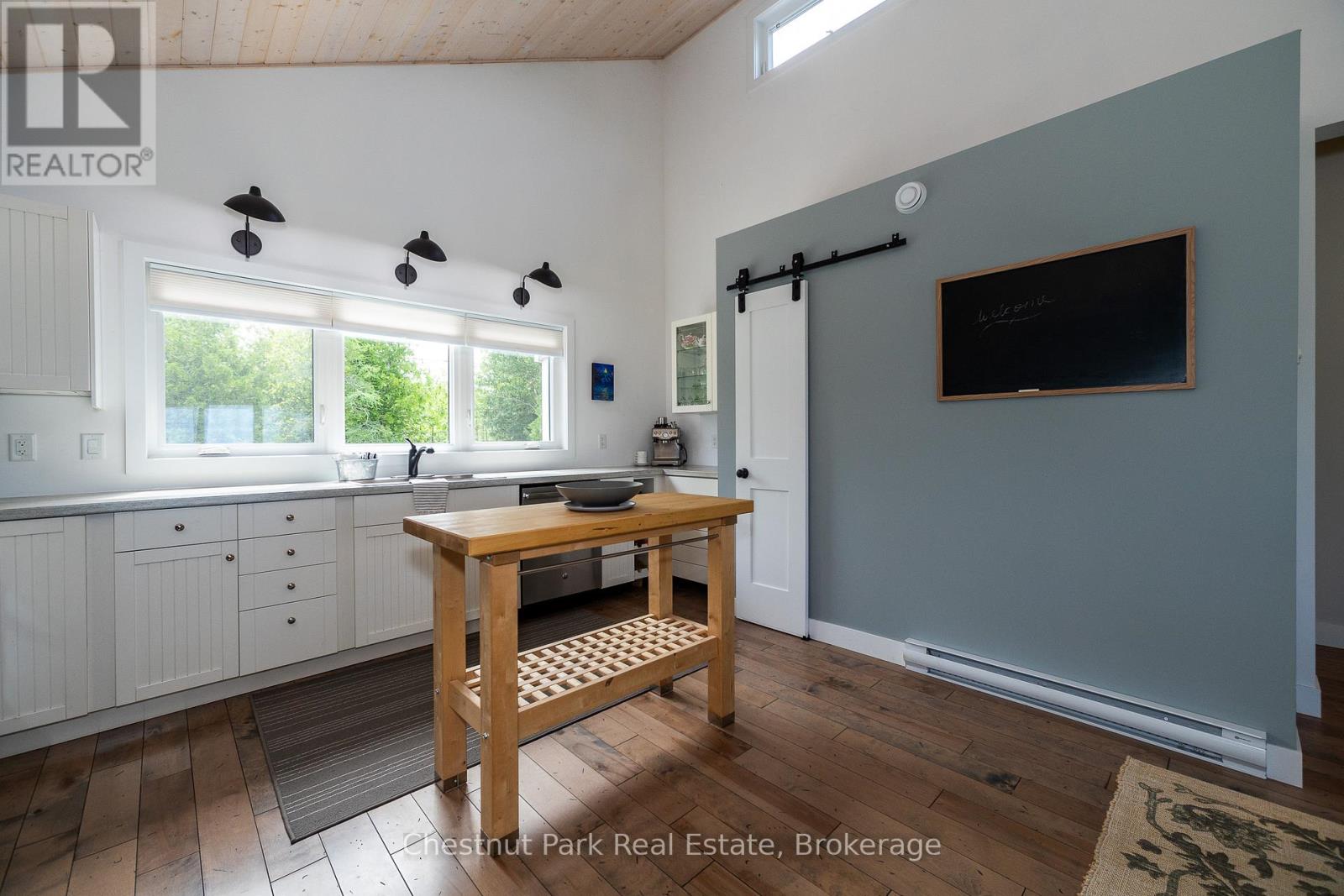 422 Dorcas Bay Road, Northern Bruce Peninsula, Ontario  N0H 2R0 - Photo 9 - X12018924