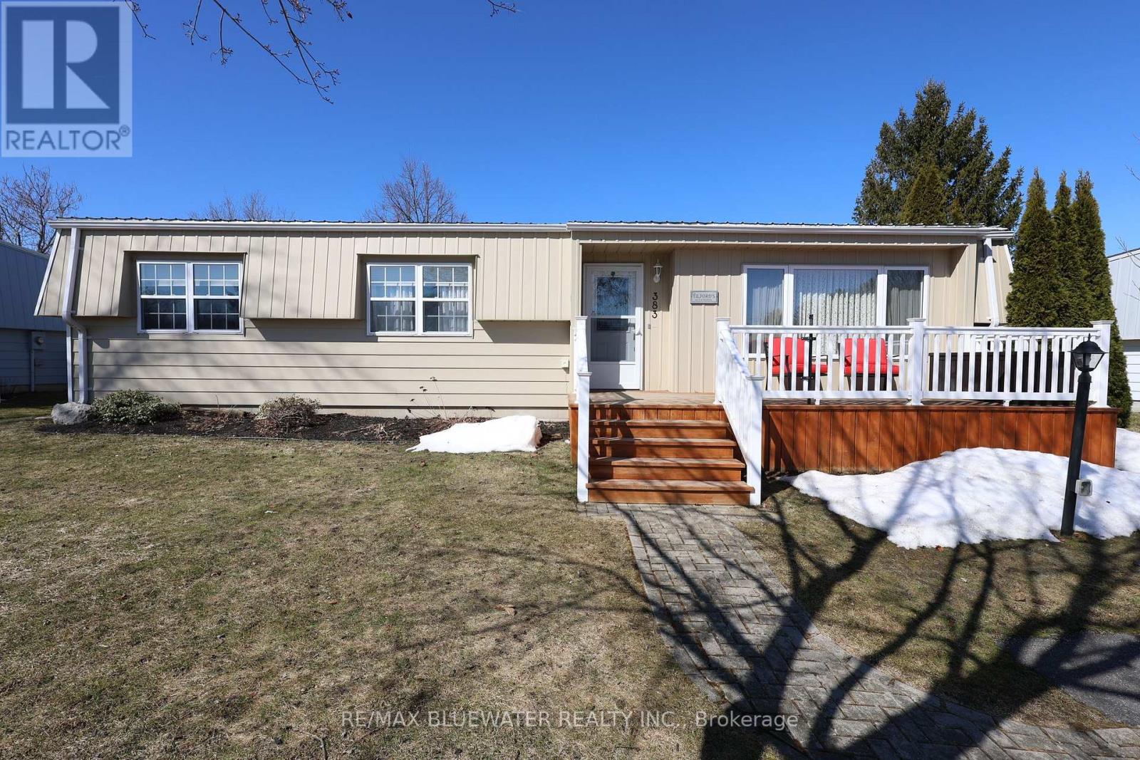 383 Augusta Crescent, South Huron, Ontario  N0M 1T0 - Photo 3 - X12019375