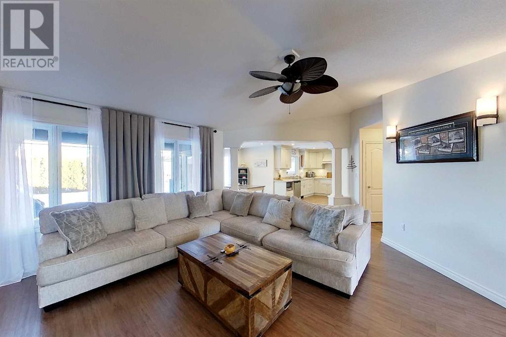Property at 4108 15 Avenue image 2