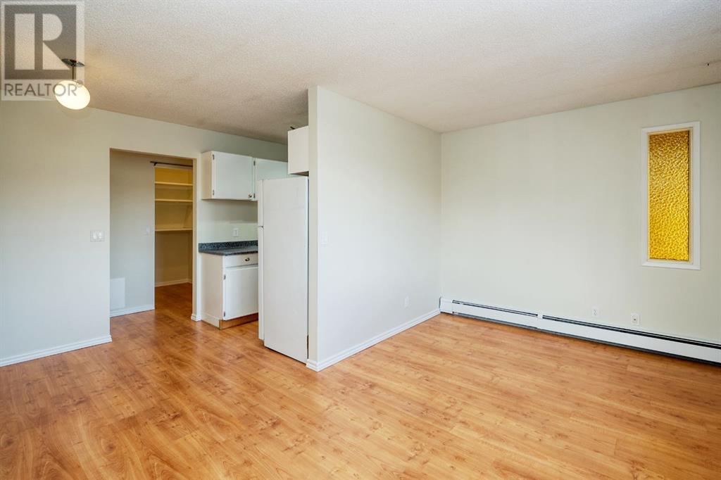 9, 714 5a Street Nw, Calgary, Alberta  T2N 1R4 - Photo 3 - A2200015
