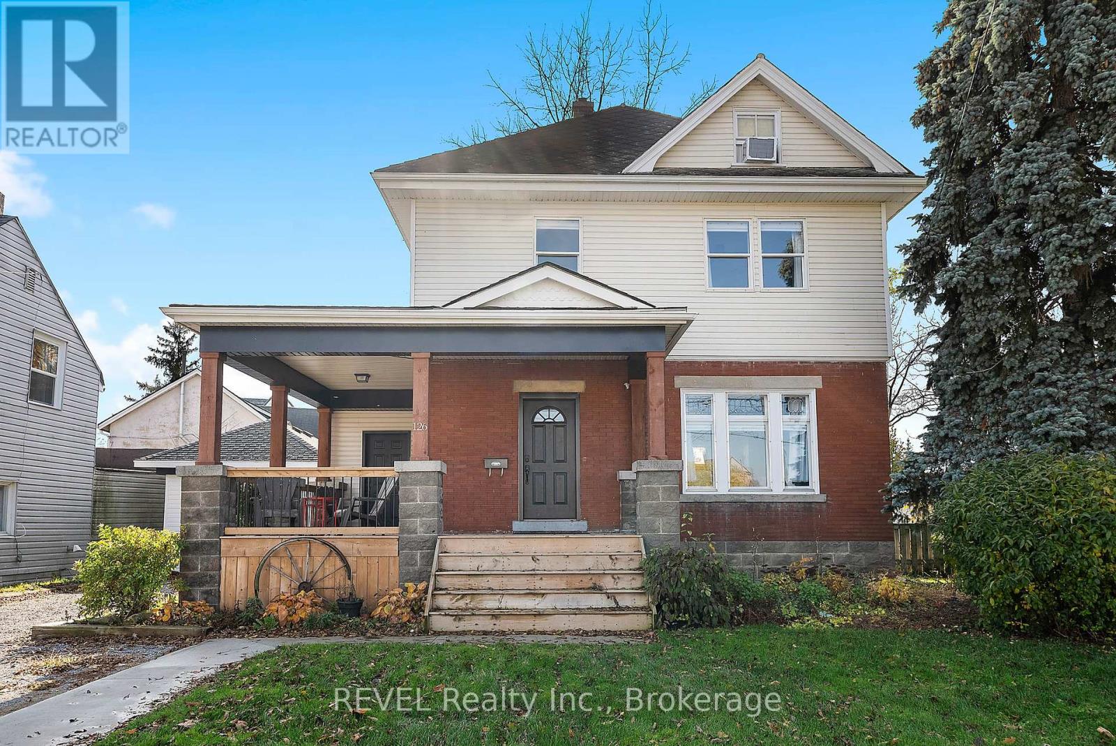 Property at 126 ALDER STREET E image 1