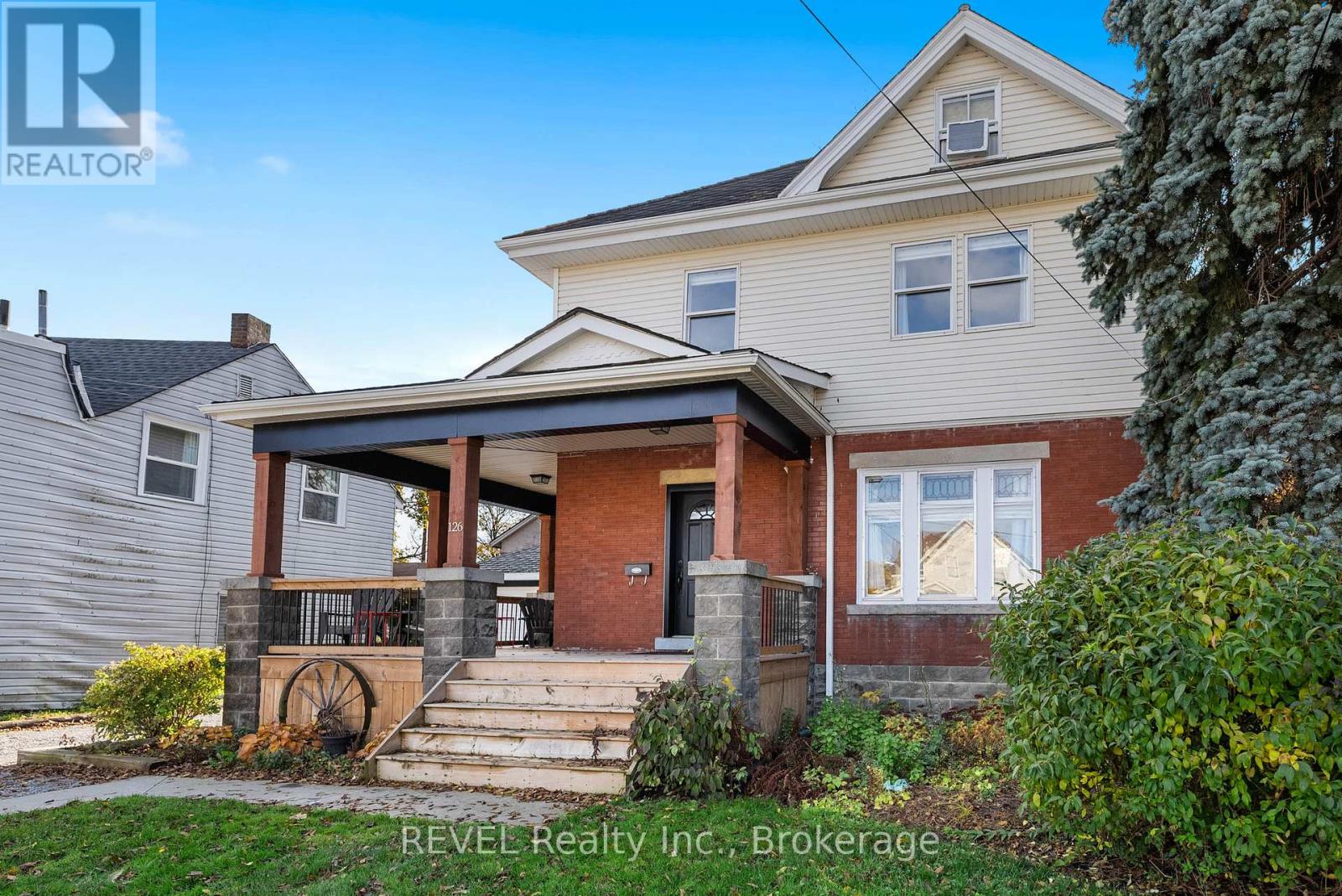 Property at 126 ALDER STREET E image 3