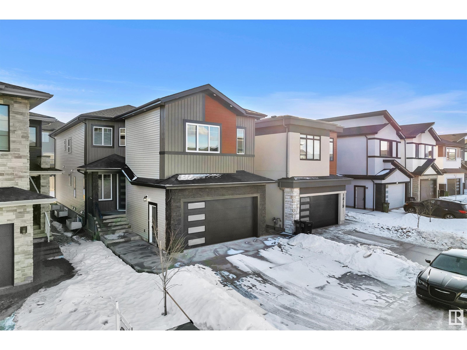 Property at 1815 17 AV NW image 2