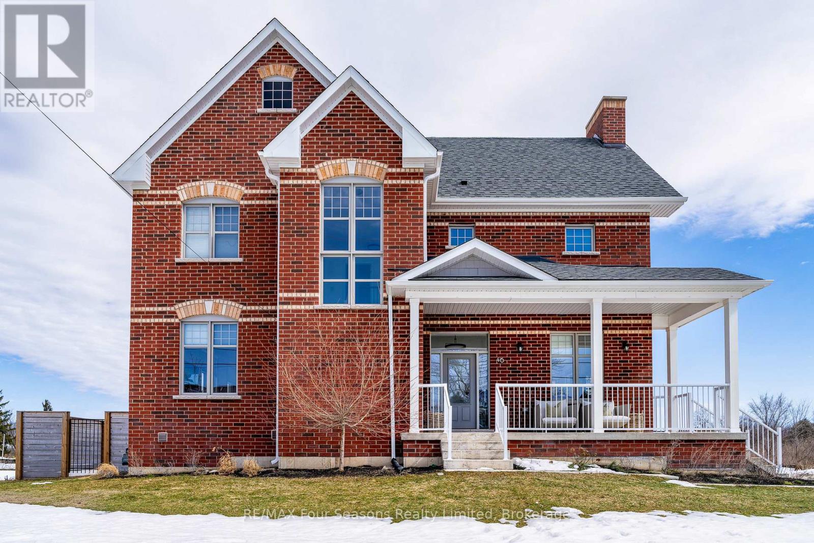 46 Francis Street E, Clearview, Ontario  L0M 1G0 - Photo 2 - S12019324