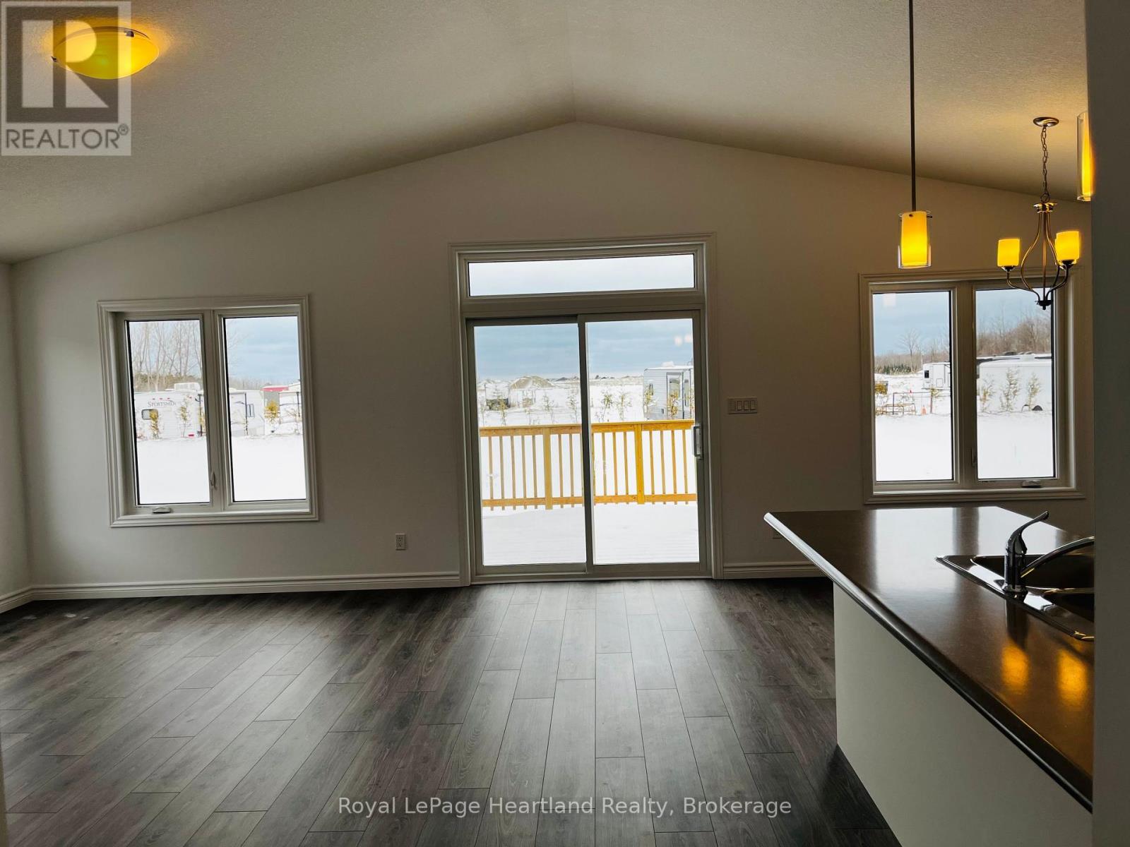 13 Bluffs View Boulevard, Ashfield-Colborne-Wawanosh, Ontario  N7A 0C1 - Photo 12 - X12019360