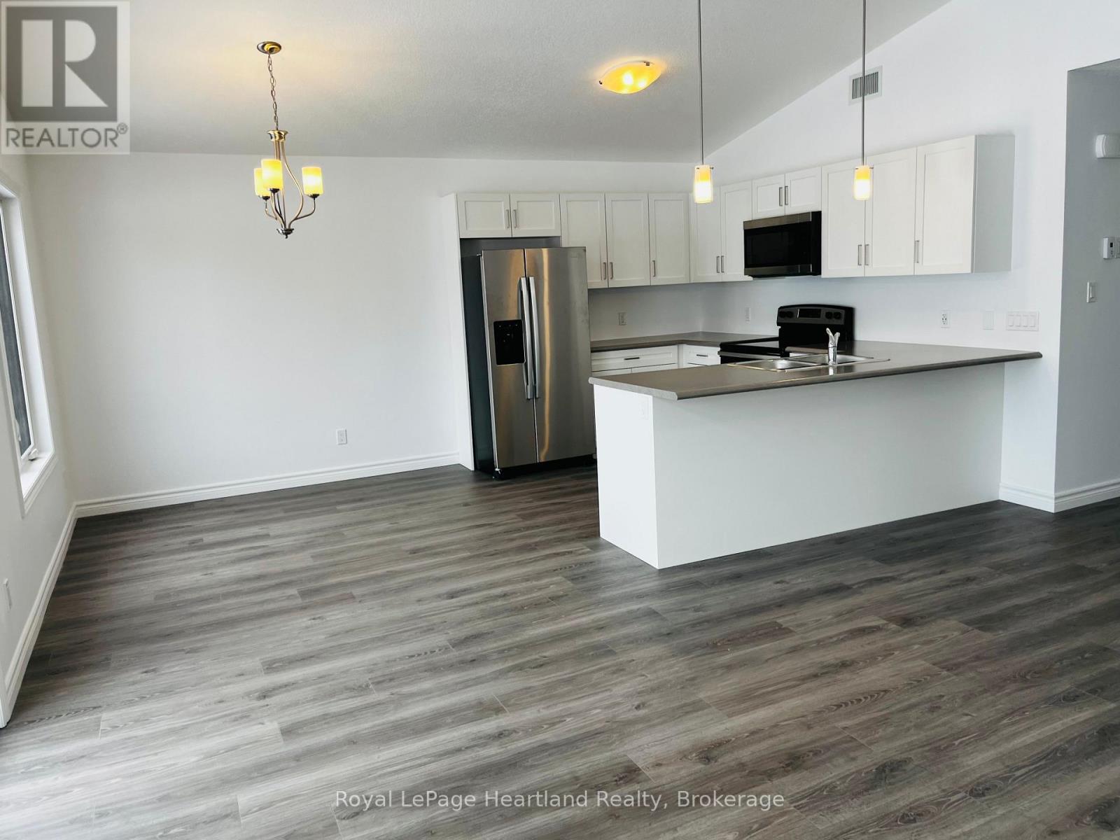 13 Bluffs View Boulevard, Ashfield-Colborne-Wawanosh, Ontario  N7A 0C1 - Photo 4 - X12019360