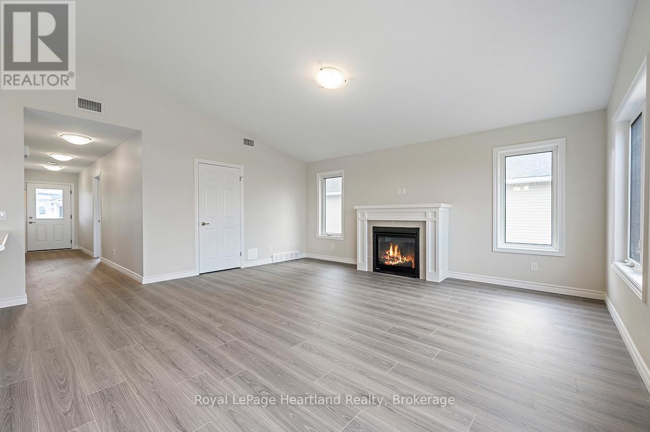 13 Bluffs View Boulevard, Ashfield-Colborne-Wawanosh, Ontario  N7A 0C1 - Photo 5 - X12019360